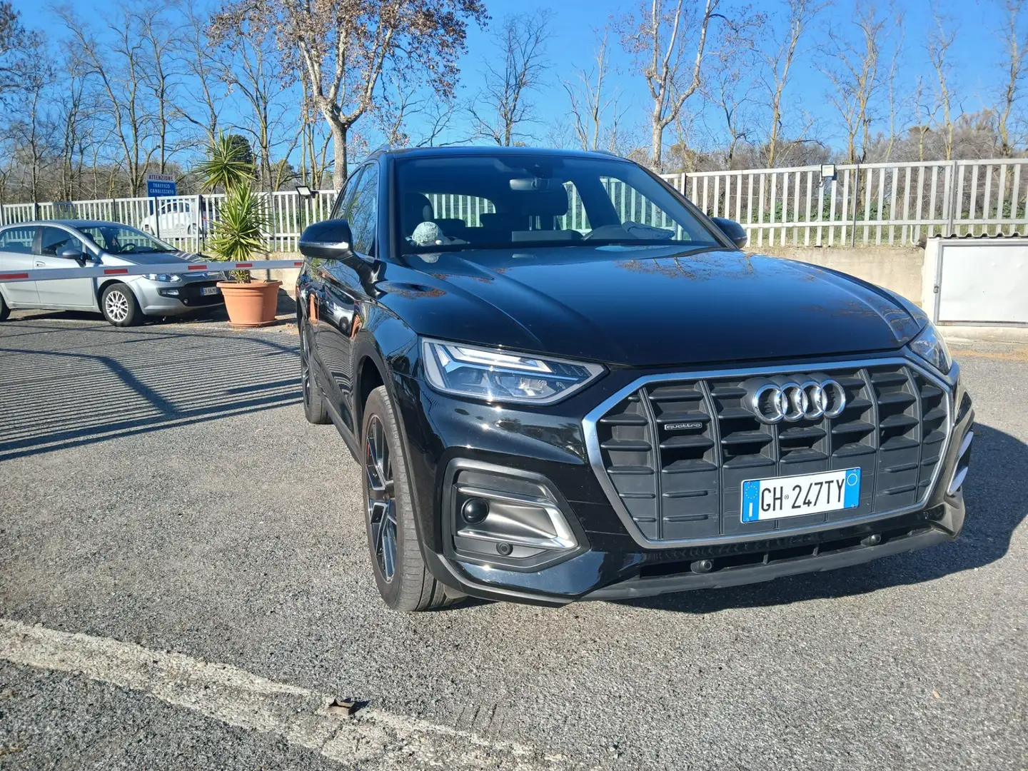 Audi Q5 40 TDI 204 CV quattro S tronic S line Schwarz - 2