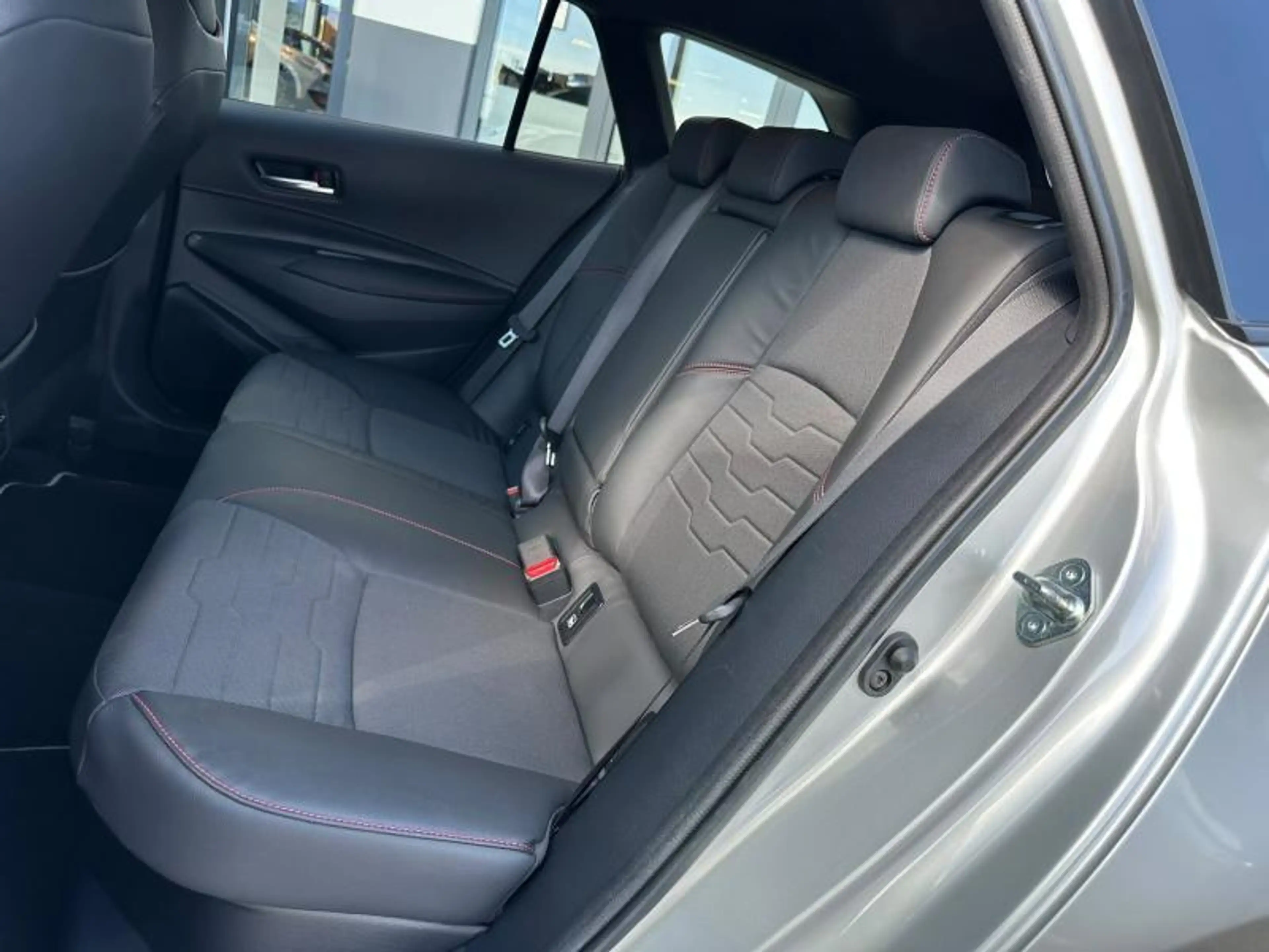 Toyota Corolla Premium — photo 11