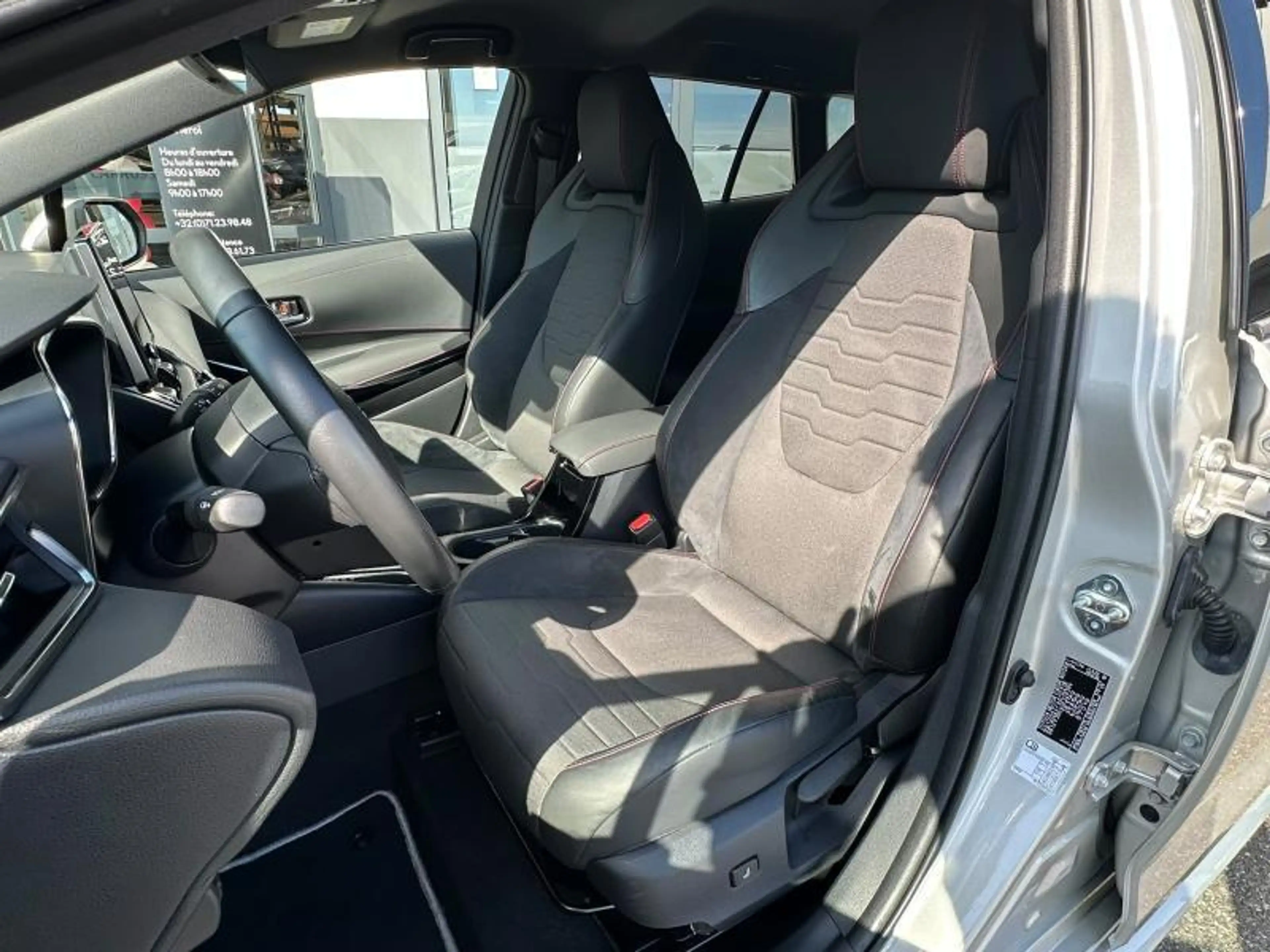 Toyota Corolla Premium — photo 12