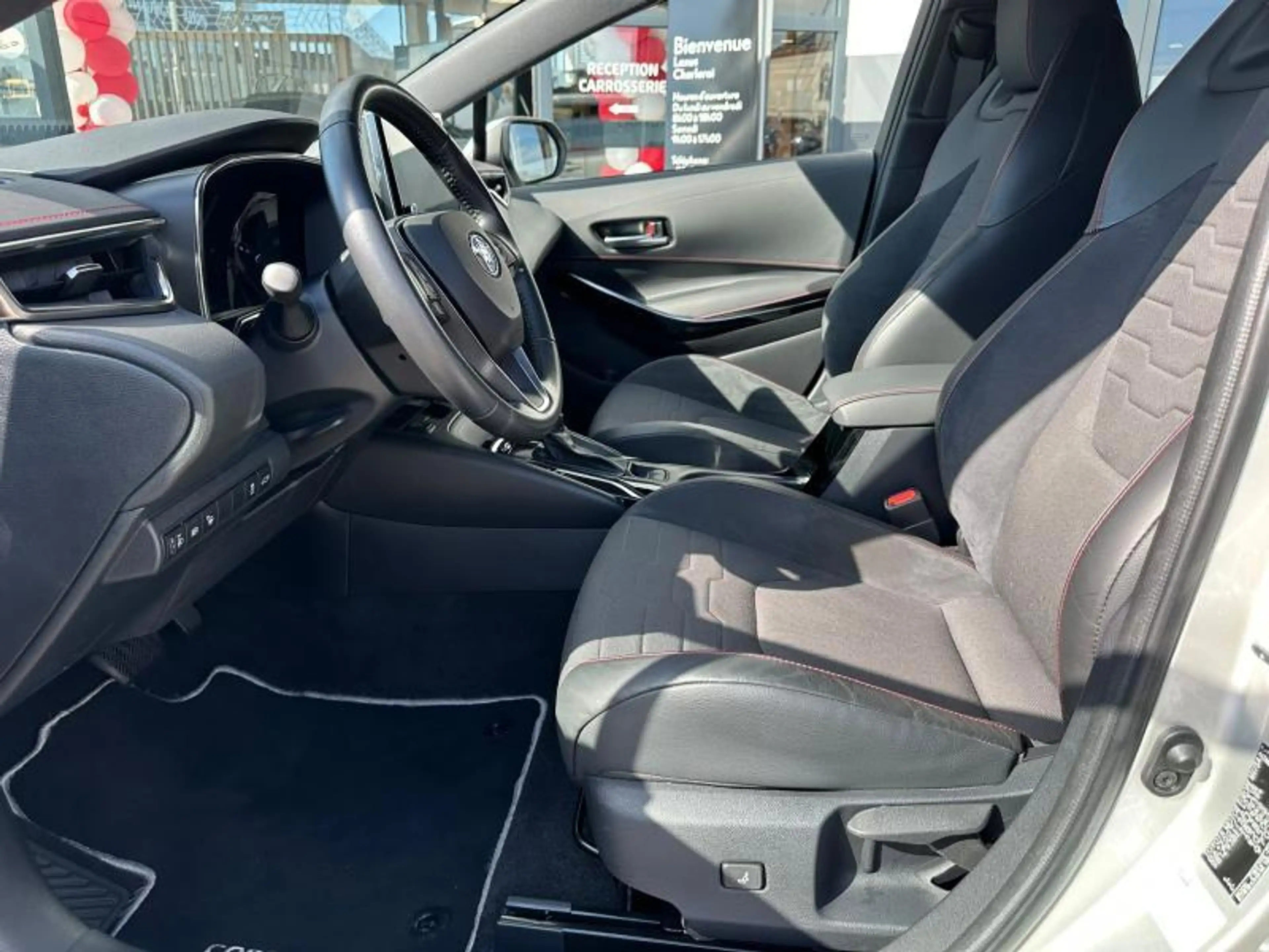 Toyota Corolla Premium — photo 13