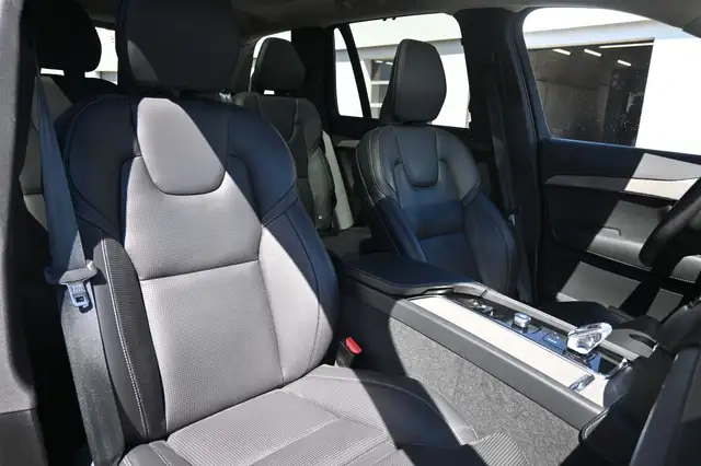 Volvo XC90 view 14