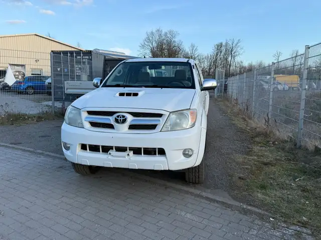Toyota Hilux Extra Cab Sol 4x4