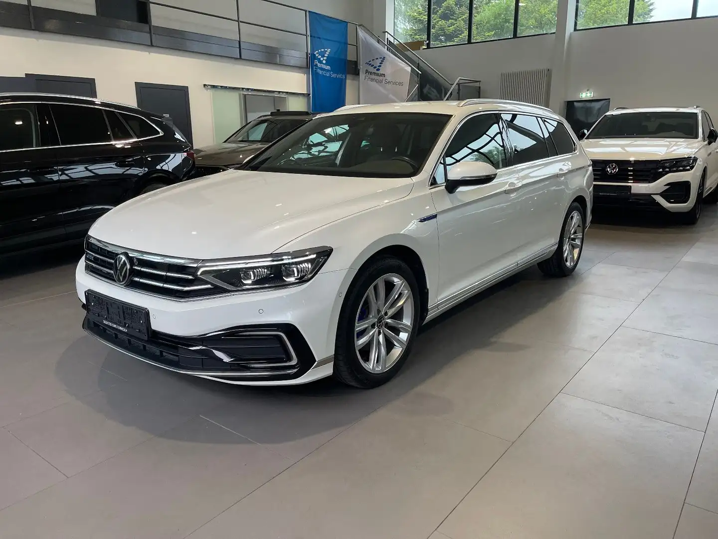 Volkswagen Passat Variant Passat GTE 1.4 TSI DSG AID/MATRIX/STHZ/KAM/AHK Weiß - 1