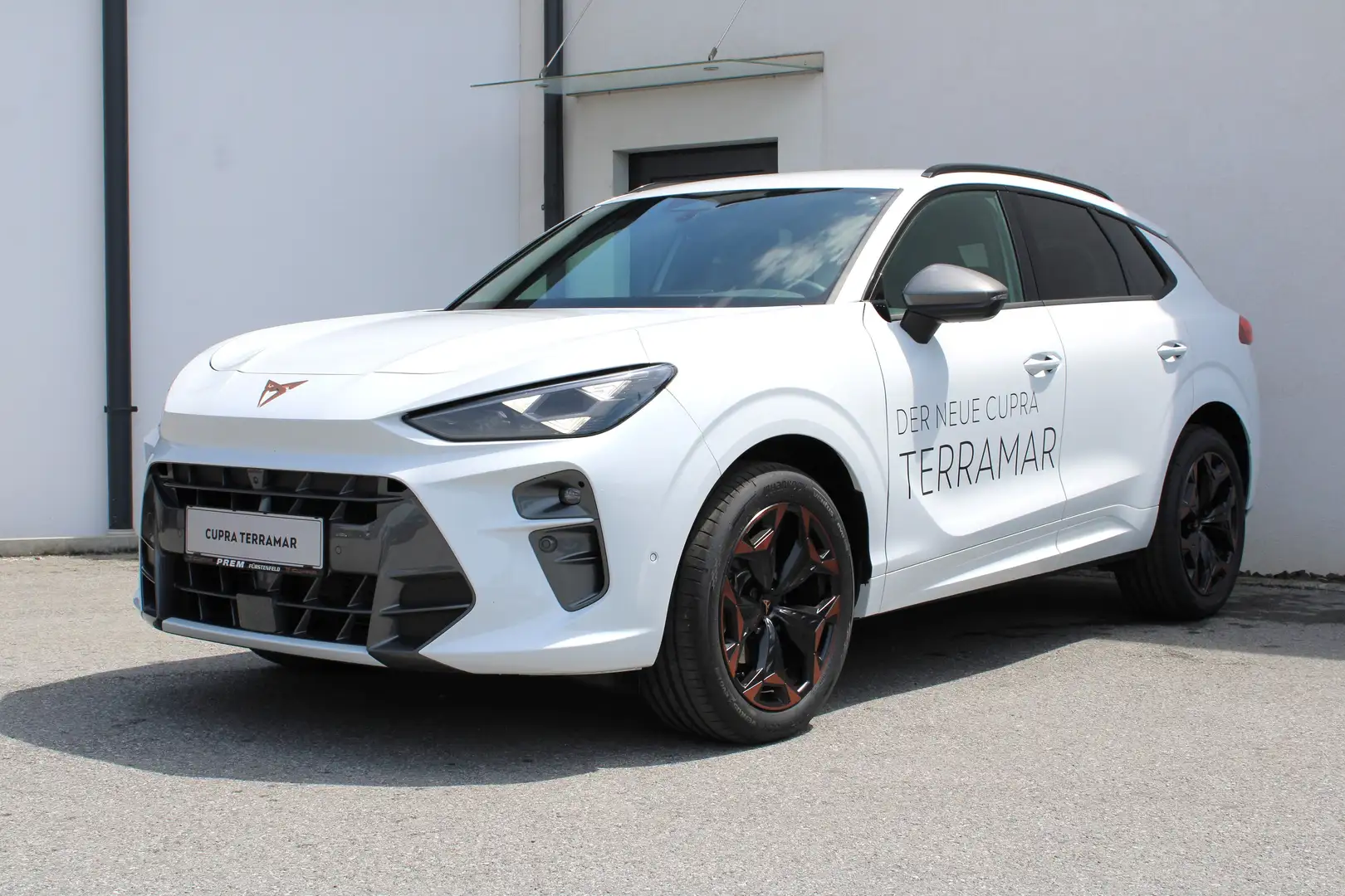 CUPRA Terramar 1.5 e-TSI 150 PS DSG mit megavoller Ausstattung! Weiß - 2