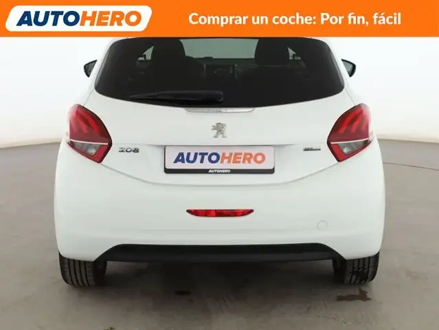 Peugeot 208 view 5