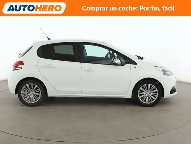 Peugeot 208 view 7