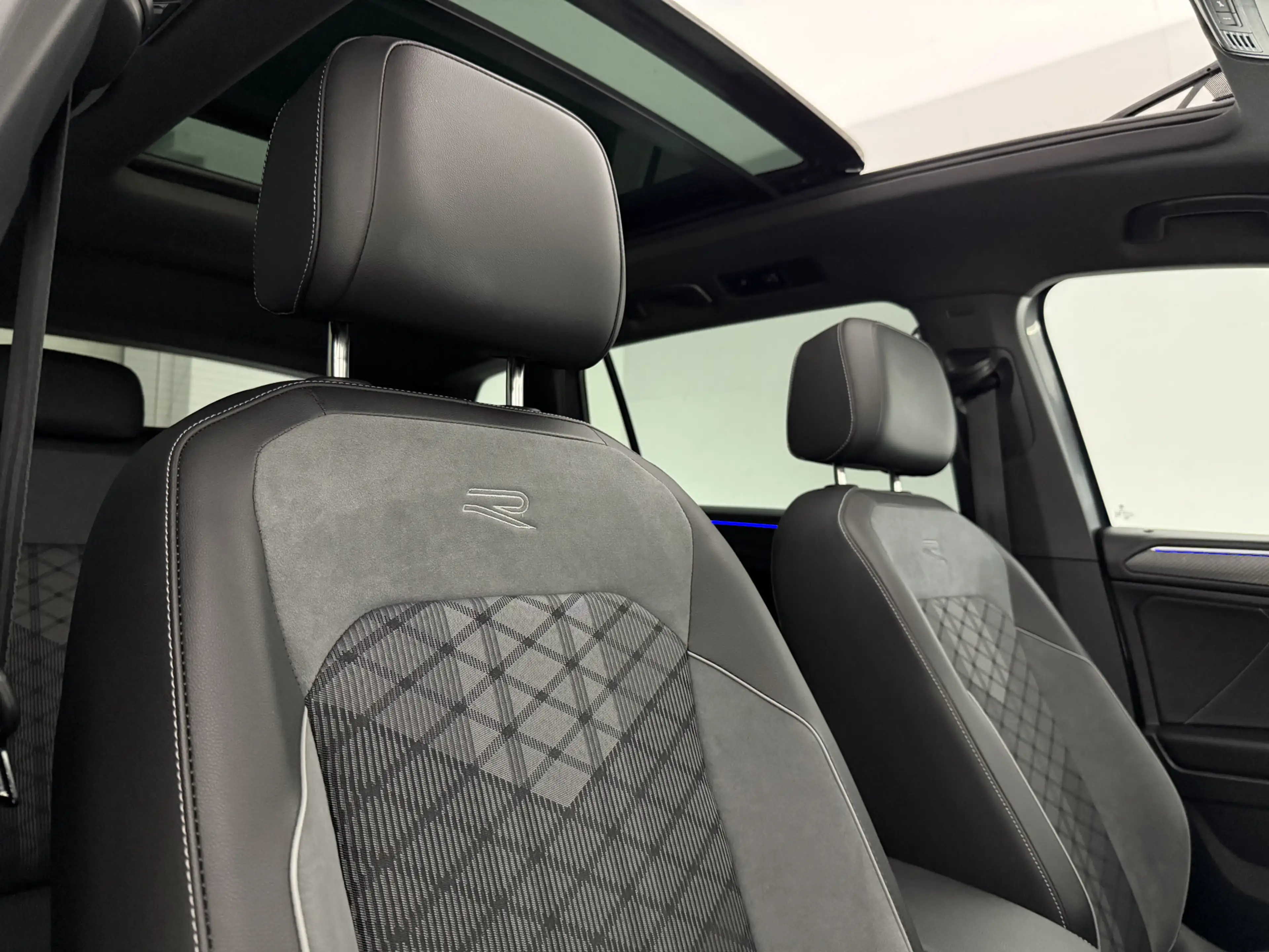 Volkswagen Tiguan Allspace 1.5 TSI R-Line Business+ 7p. | Pano | Camera | Sfe — photo 32