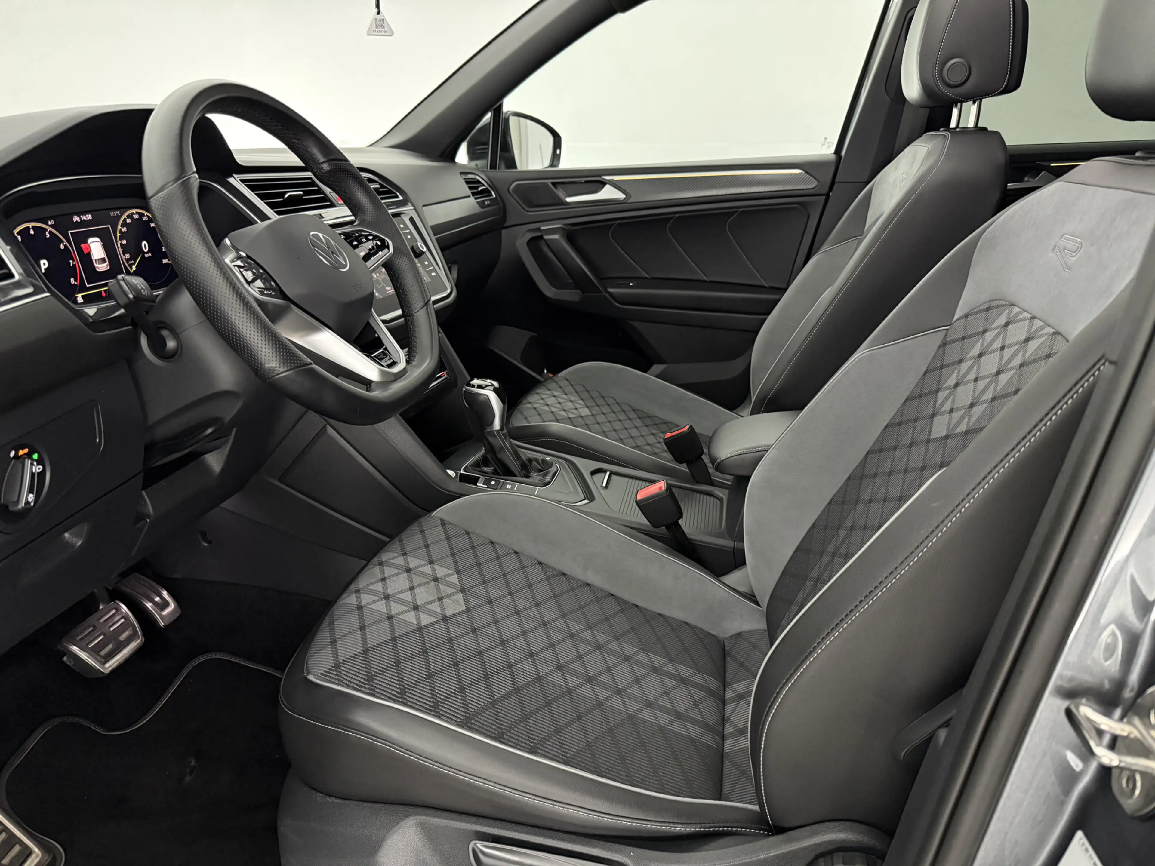 Volkswagen Tiguan Allspace 1.5 TSI R-Line Business+ 7p. | Pano | Camera | Sfe — photo 44