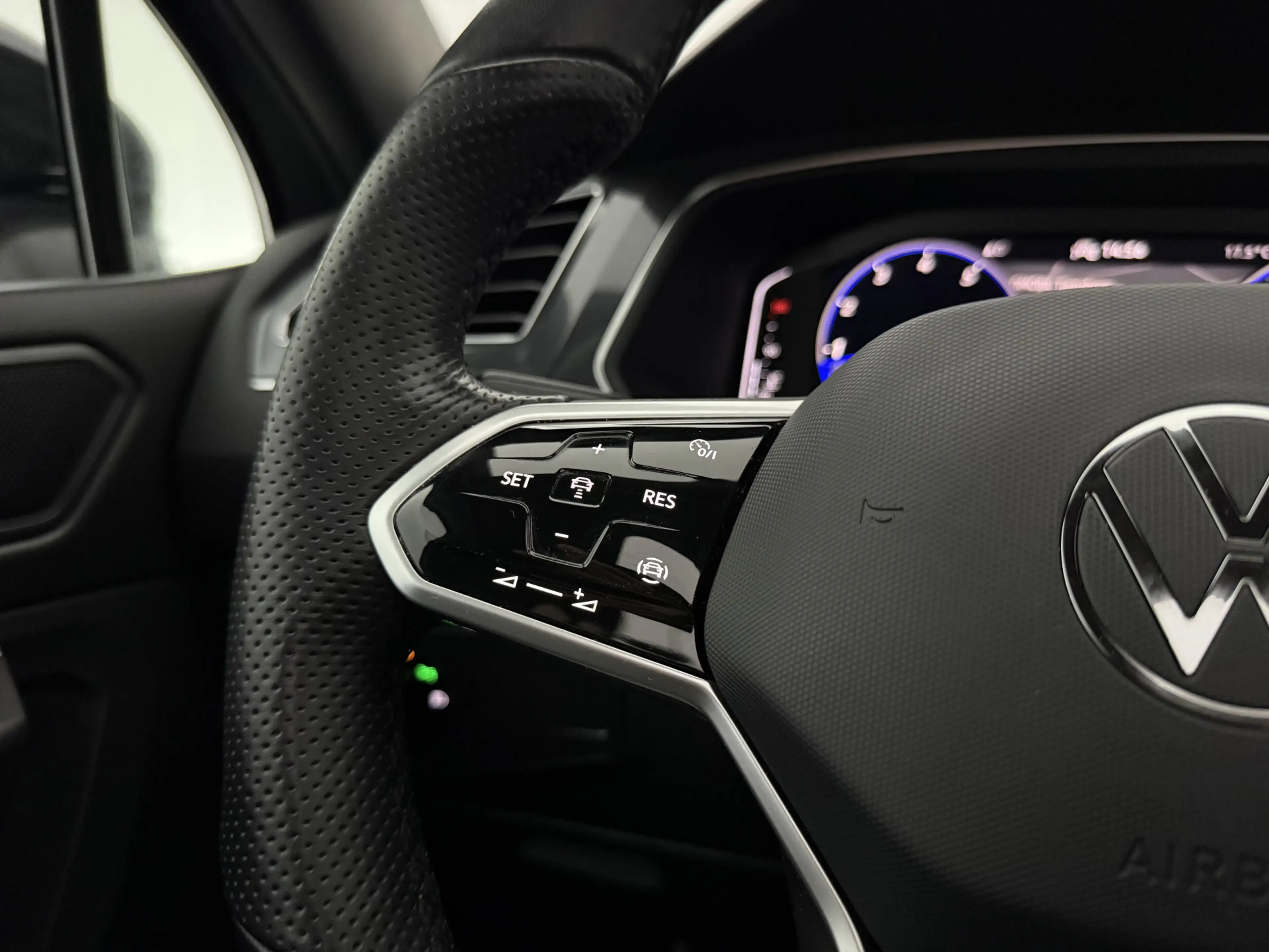 Volkswagen Tiguan Allspace 1.5 TSI R-Line Business+ 7p. | Pano | Camera | Sfe — photo 23