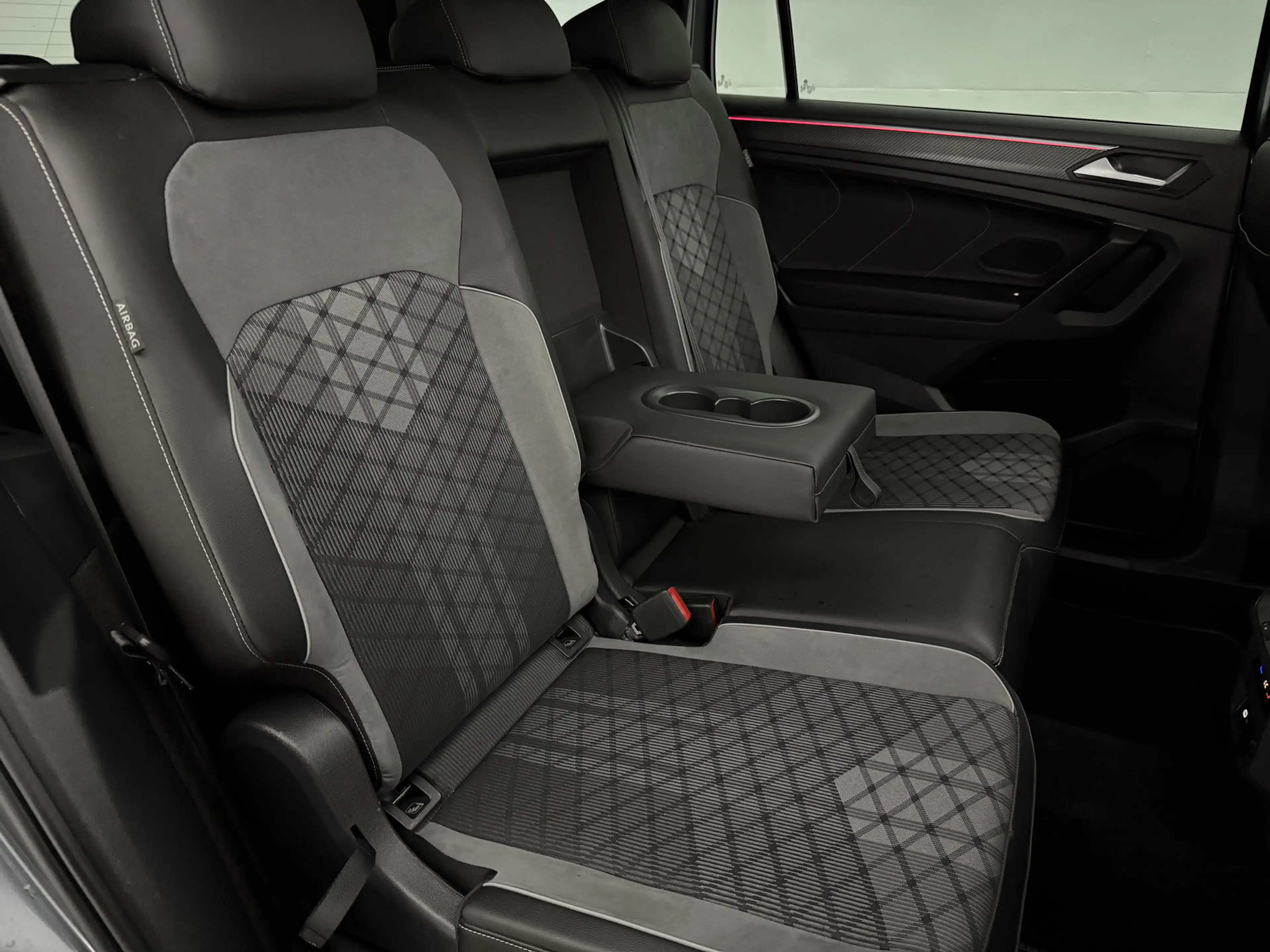 Volkswagen Tiguan Allspace 1.5 TSI R-Line Business+ 7p. | Pano | Camera | Sfe — photo 17