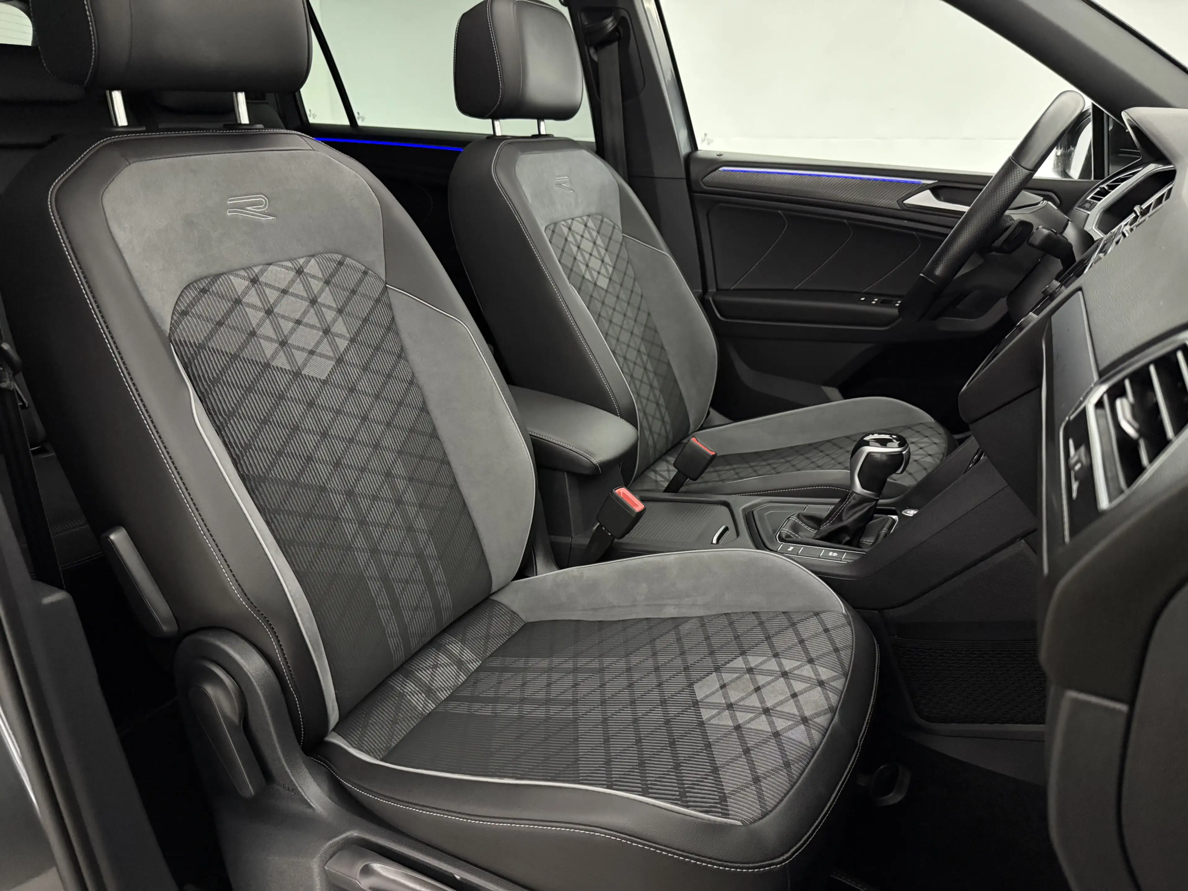 Volkswagen Tiguan Allspace 1.5 TSI R-Line Business+ 7p. | Pano | Camera | Sfe — photo 16