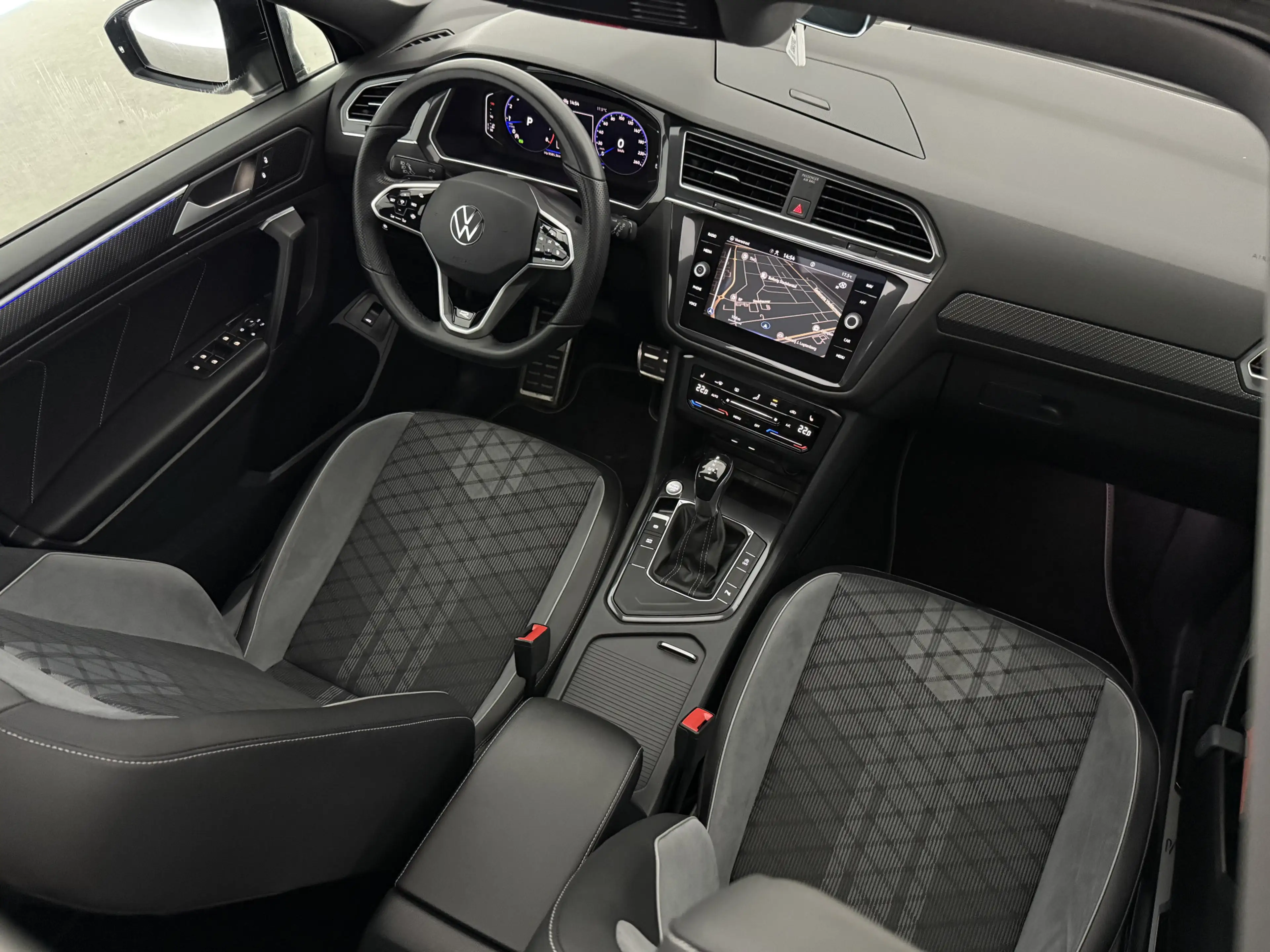 Volkswagen Tiguan Allspace 1.5 TSI R-Line Business+ 7p. | Pano | Camera | Sfe — photo 19