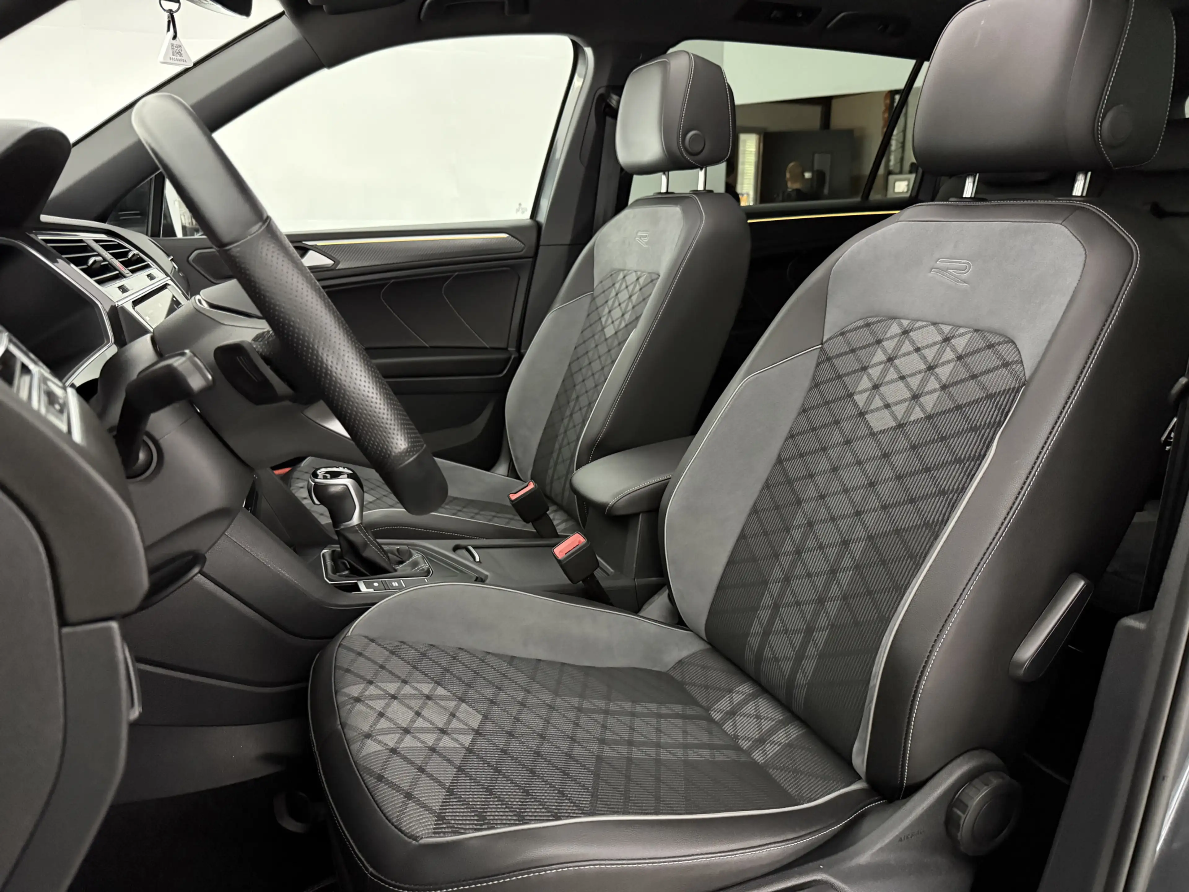 Volkswagen Tiguan Allspace 1.5 TSI R-Line Business+ 7p. | Pano | Camera | Sfe — photo 15