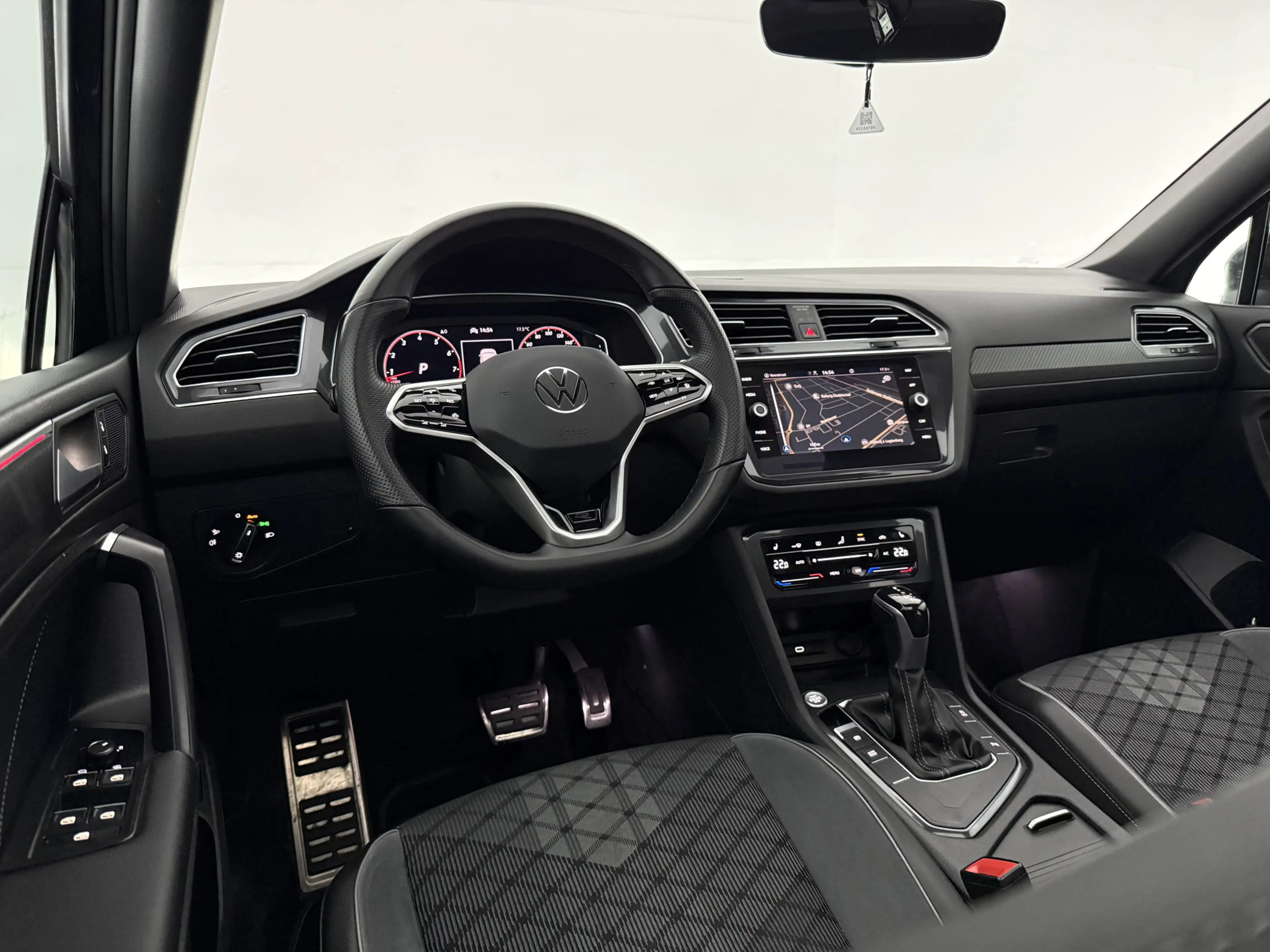 Volkswagen Tiguan Allspace 1.5 TSI R-Line Business+ 7p. | Pano | Camera | Sfe — photo 14
