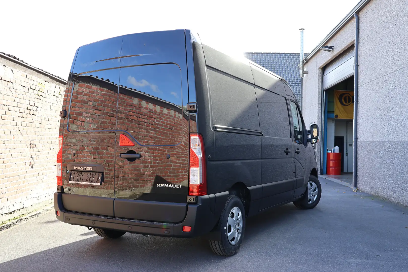 Renault Master L2H2 | NEW/VOORIN | TOPPER | BTW EX. €30.500,- Noir - 2