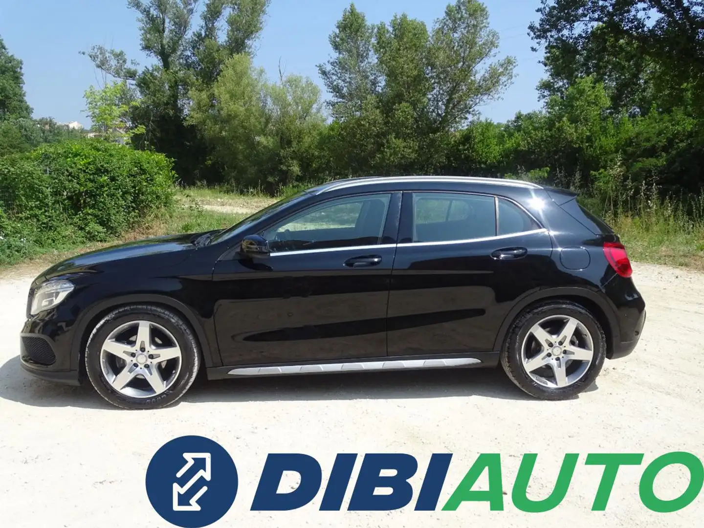 Mercedes-Benz GLA 200 d Automatic Premium AMG LINE Nero - 2