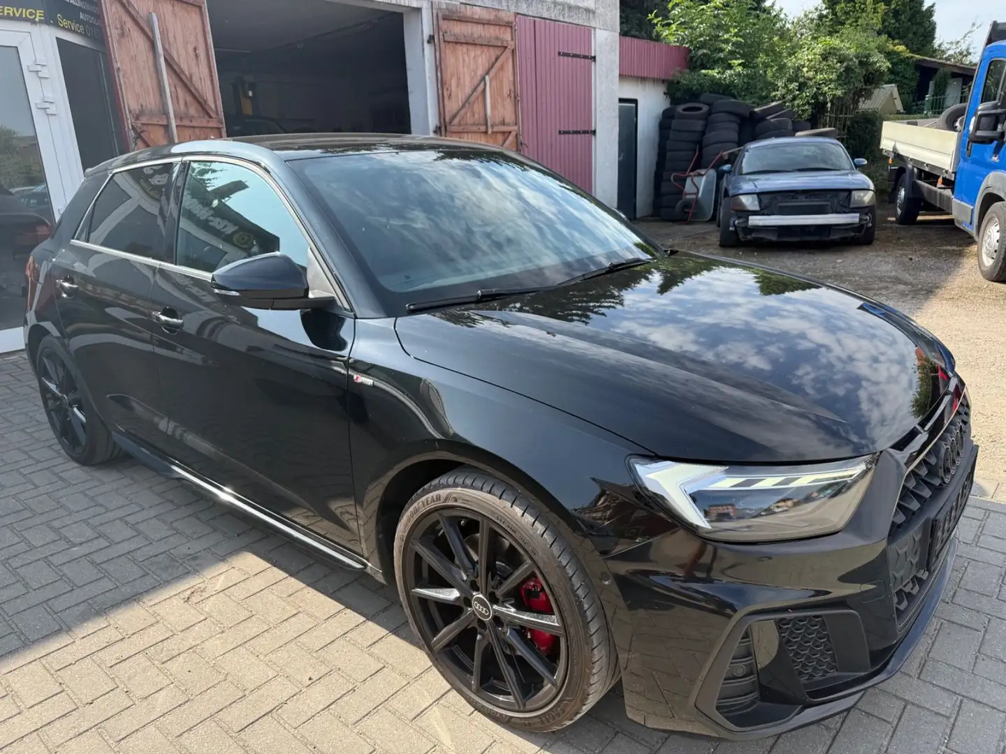 Audi A1 Sportback 40 TFSI S line,Navi,Leder,Garantie! Schwarz - 1