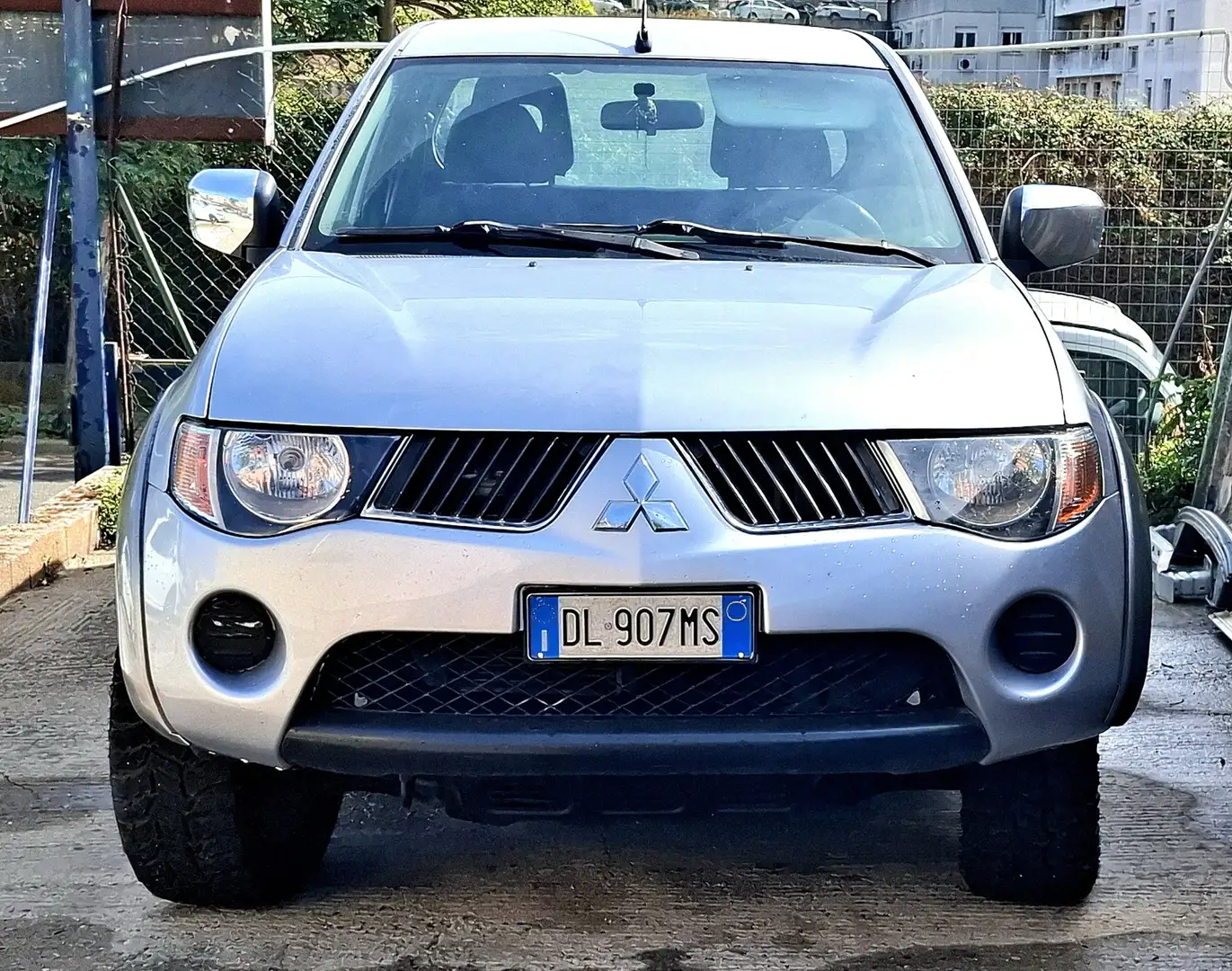 Mitsubishi L200 c.cab 2.5 di-d Invite - 1
