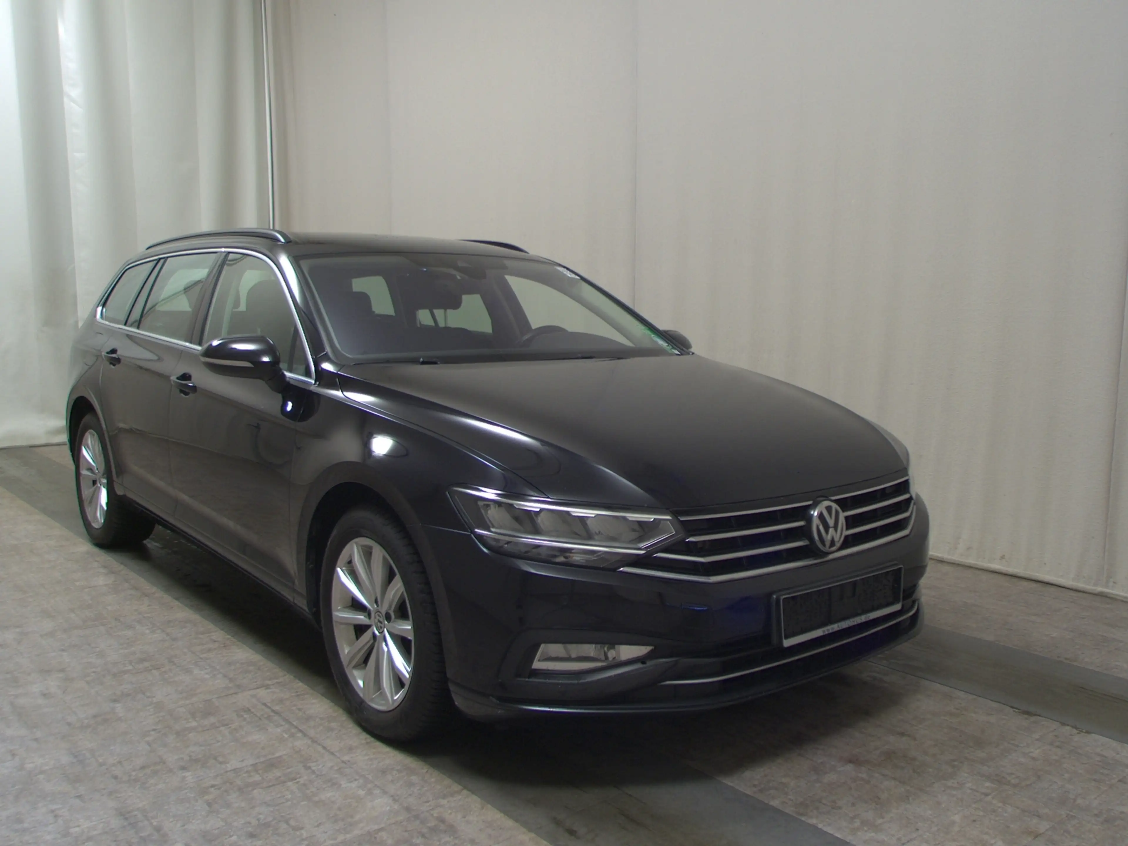 Volkswagen Passat Variant — photo 3