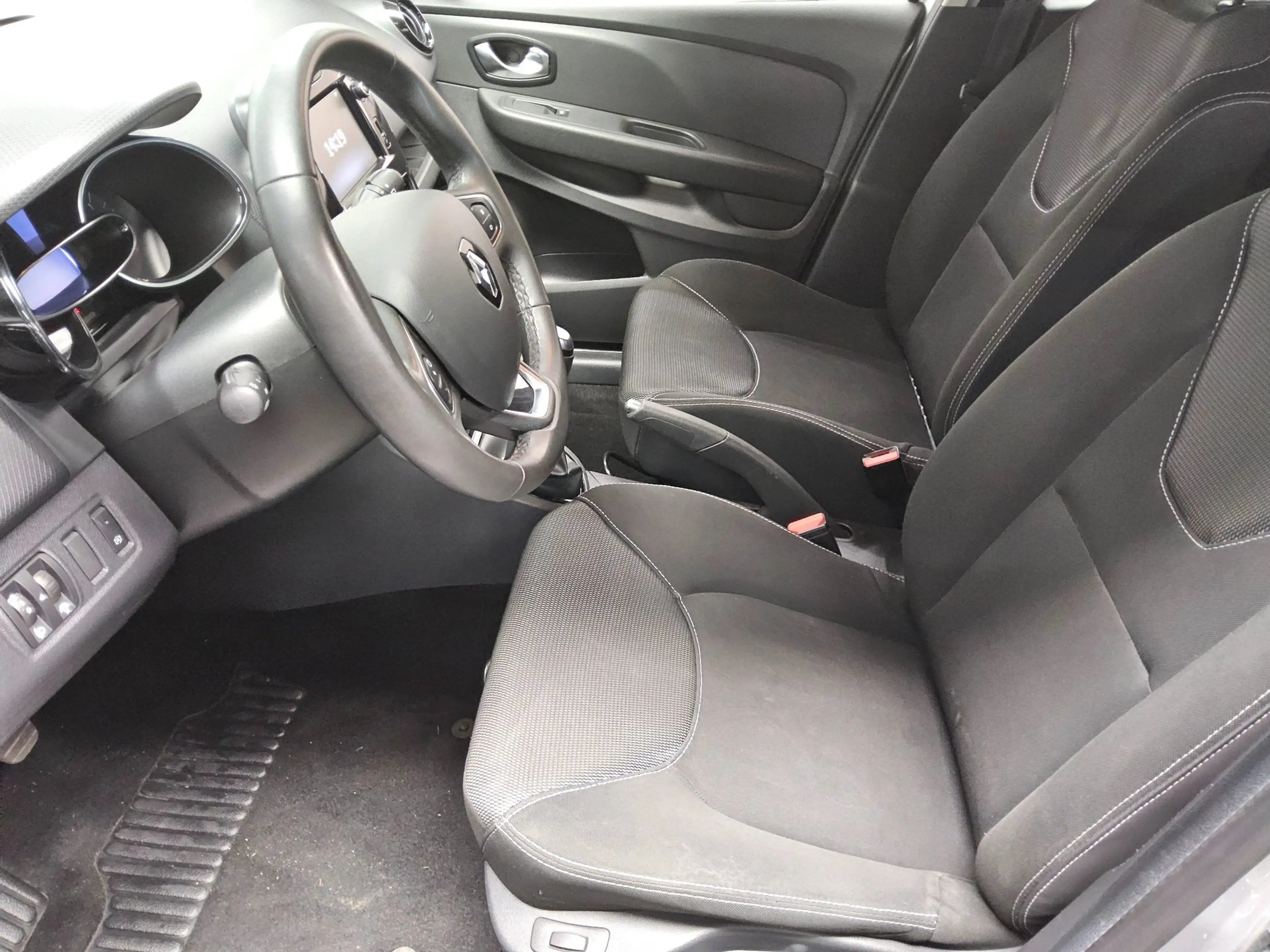 Renault Clio CLIO T-LEDER NAVI KLIMA RADIO TEMPO SHZ Tempomat — photo 8