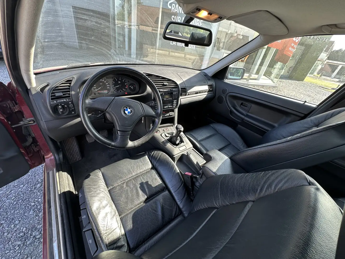 BMW 320 320i Rouge - 2