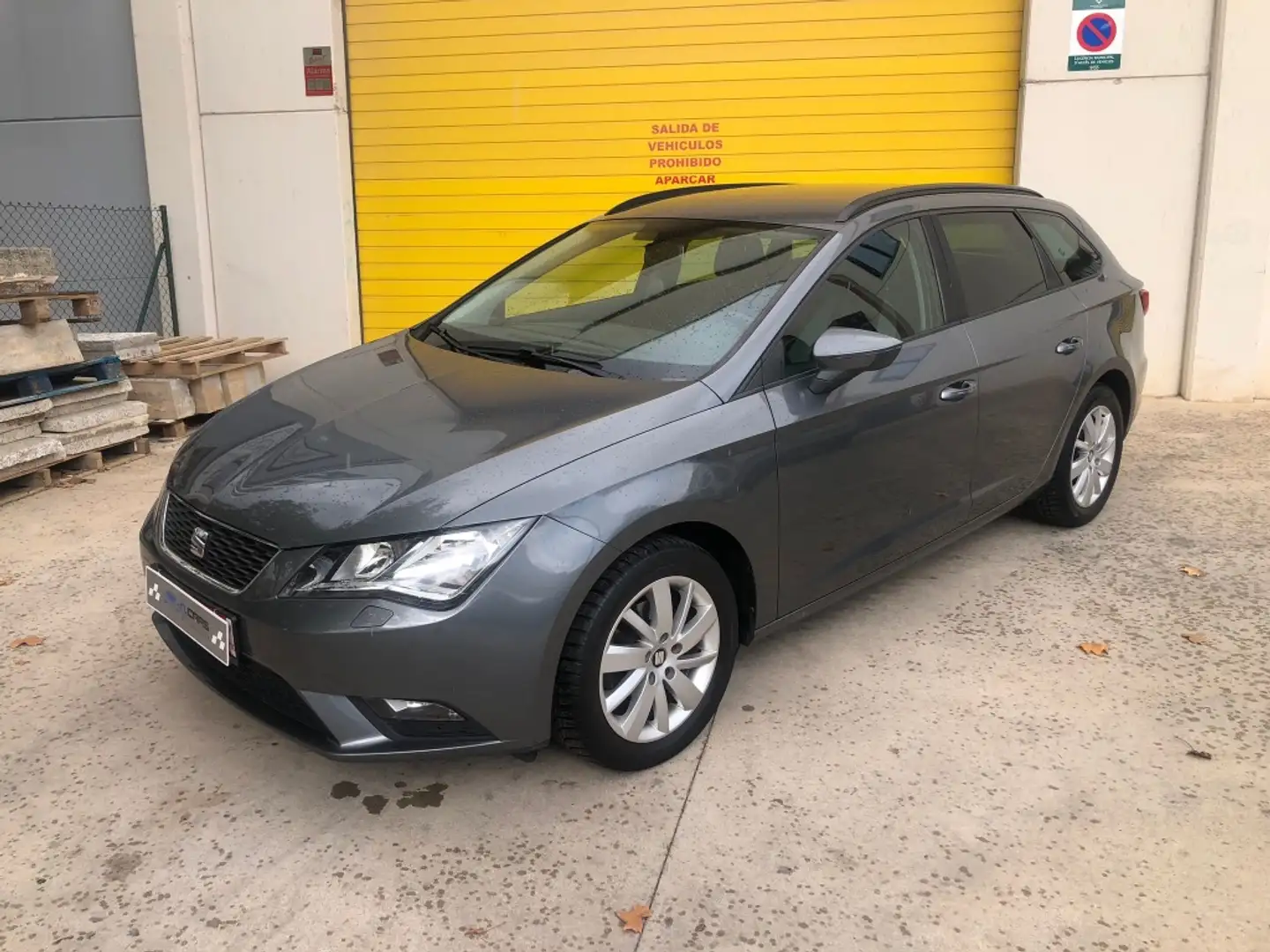 SEAT Leon ST 1.6TDI CR S&S Reference 110 Gris - 2