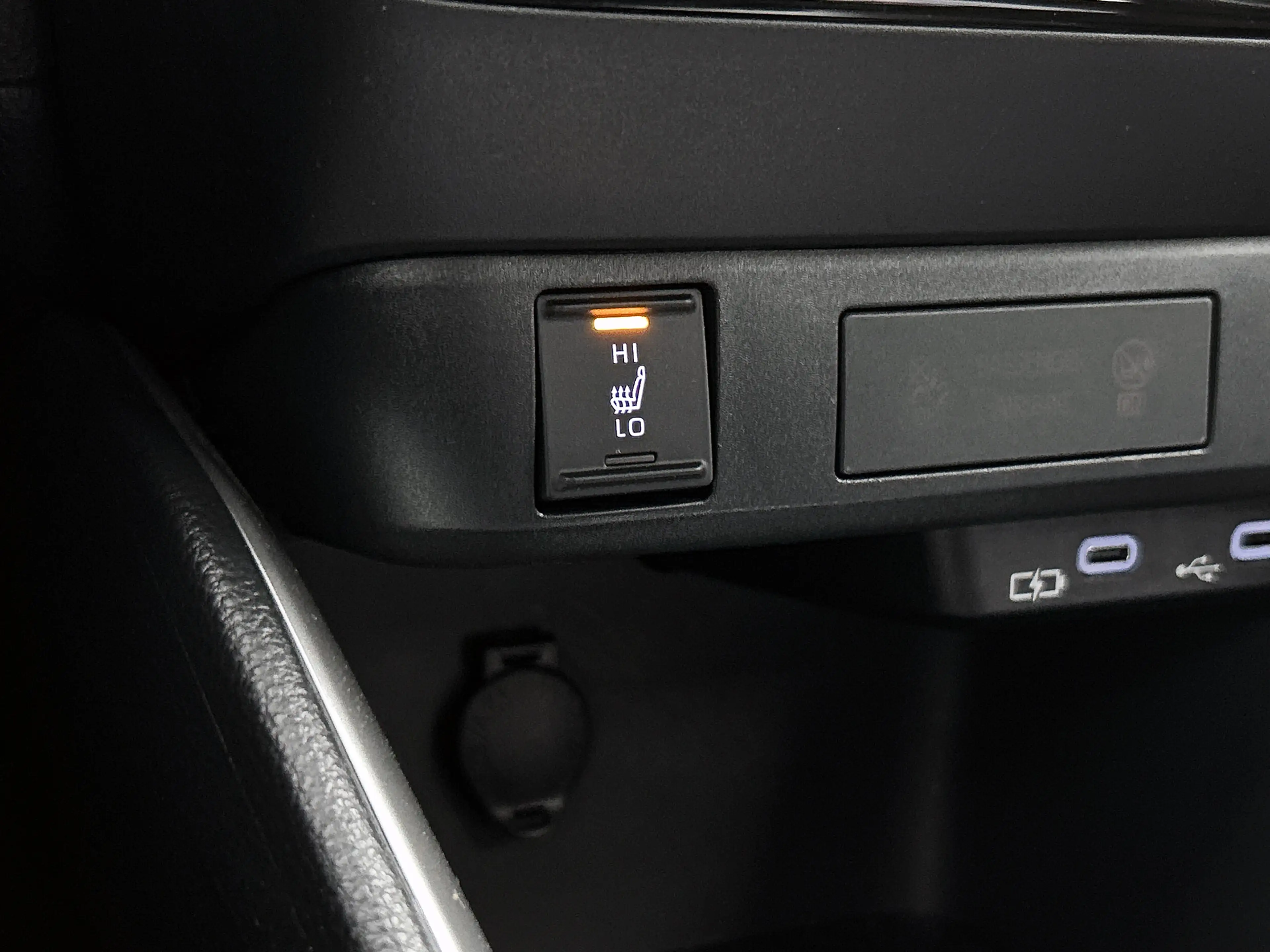 Mazda 2 Hybrid 1.5 Exclusive-line | Stuur-/Stoelverwarming — photo 14