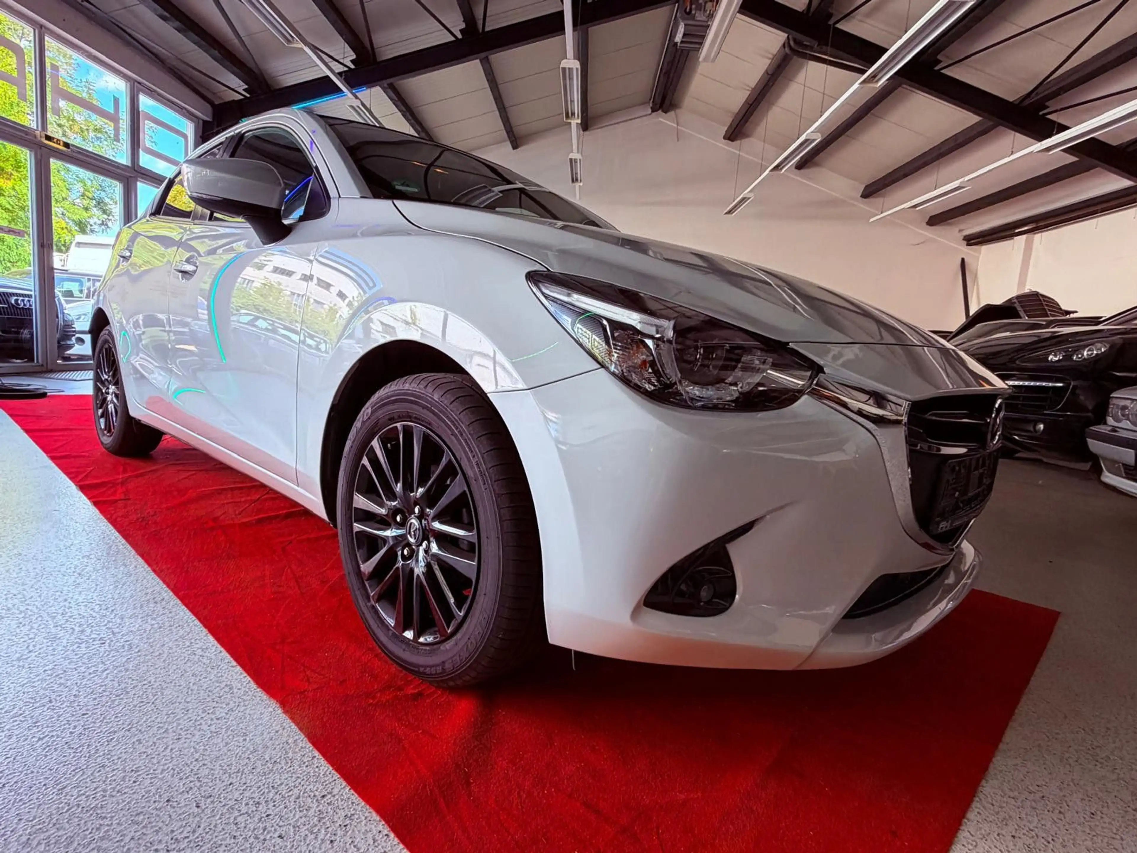 Mazda 2 Lim. Kizoku Intense -LED -HUD -Kamera -Teilled — photo 4