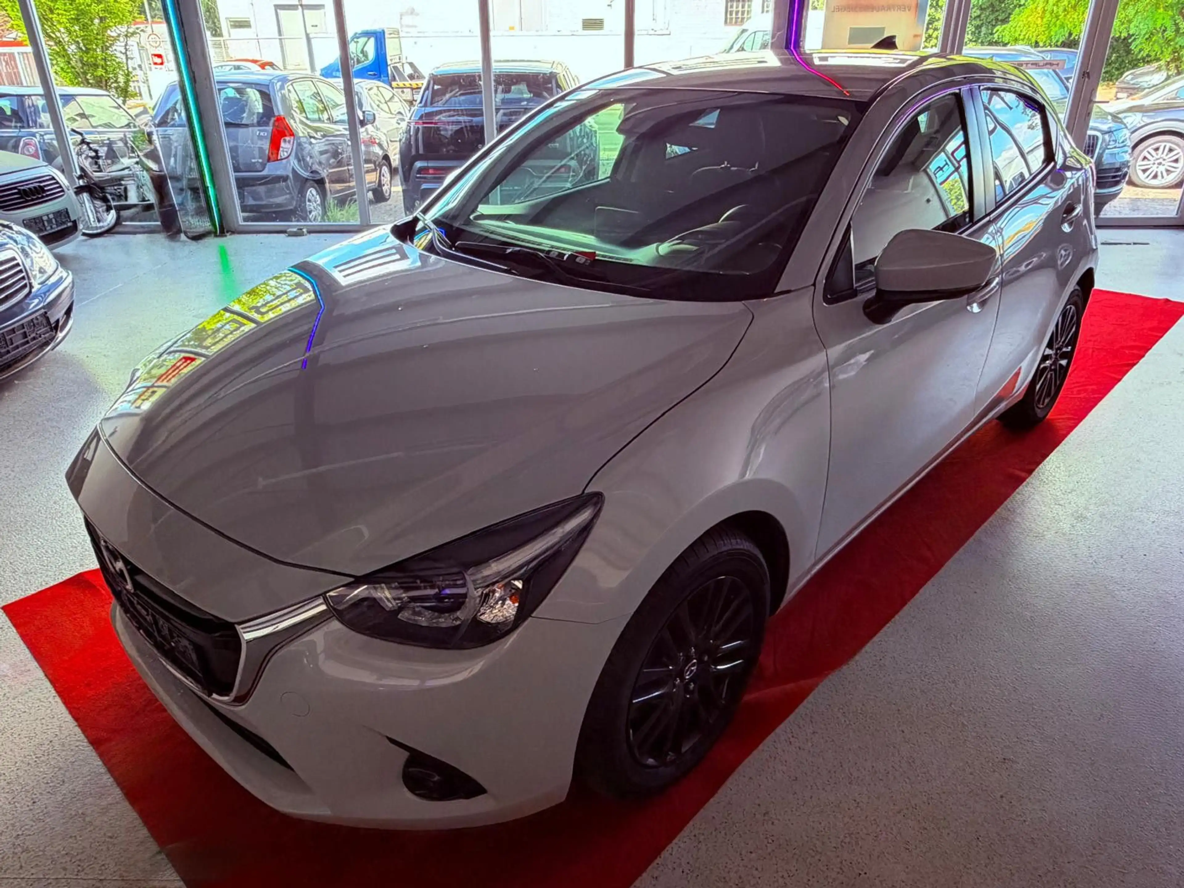 Mazda 2 Lim. Kizoku Intense -LED -HUD -Kamera -Teilled — photo 2