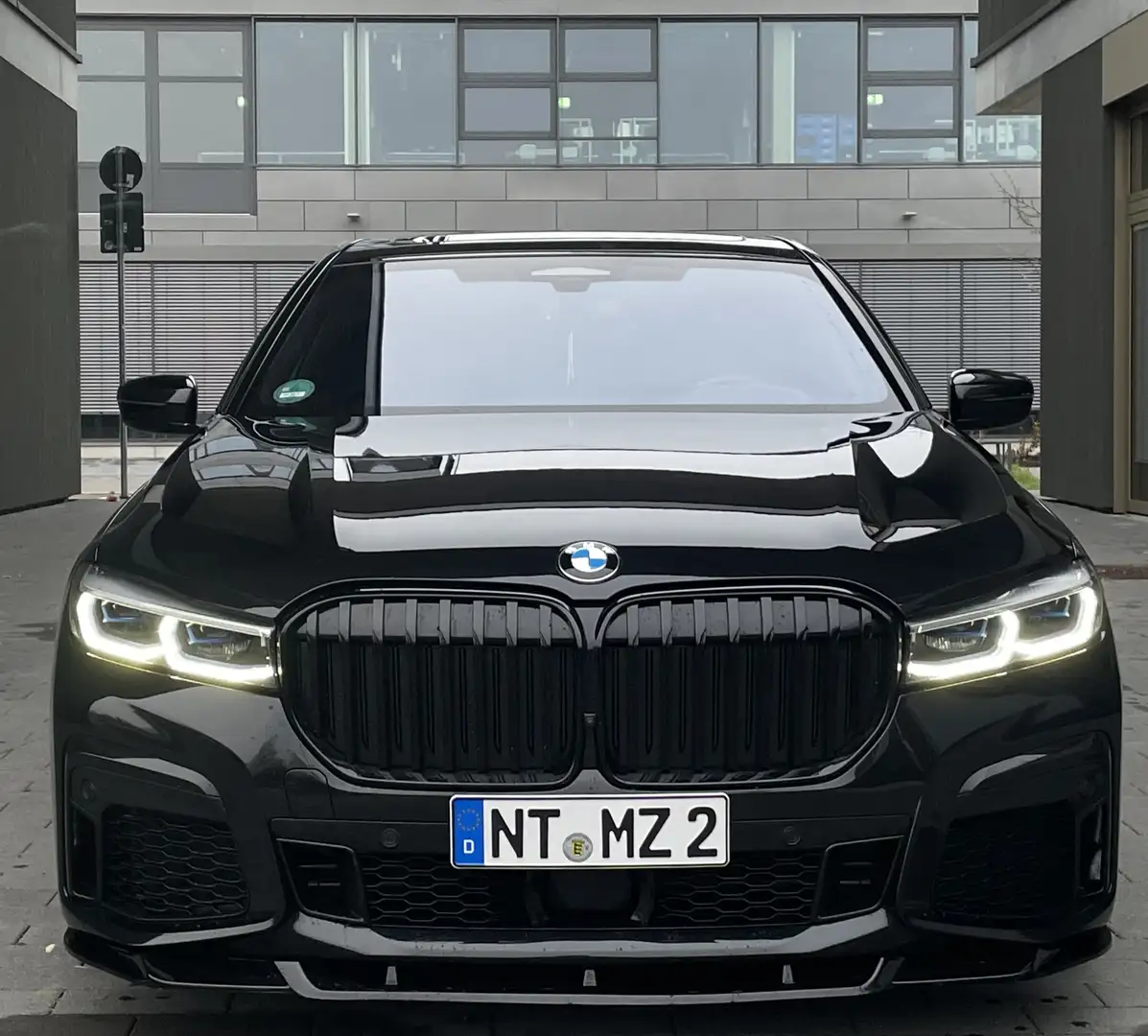 BMW 730 730 d M-Paket Facelift/Massage/Laser/Luft/DisplayK Schwarz - 1
