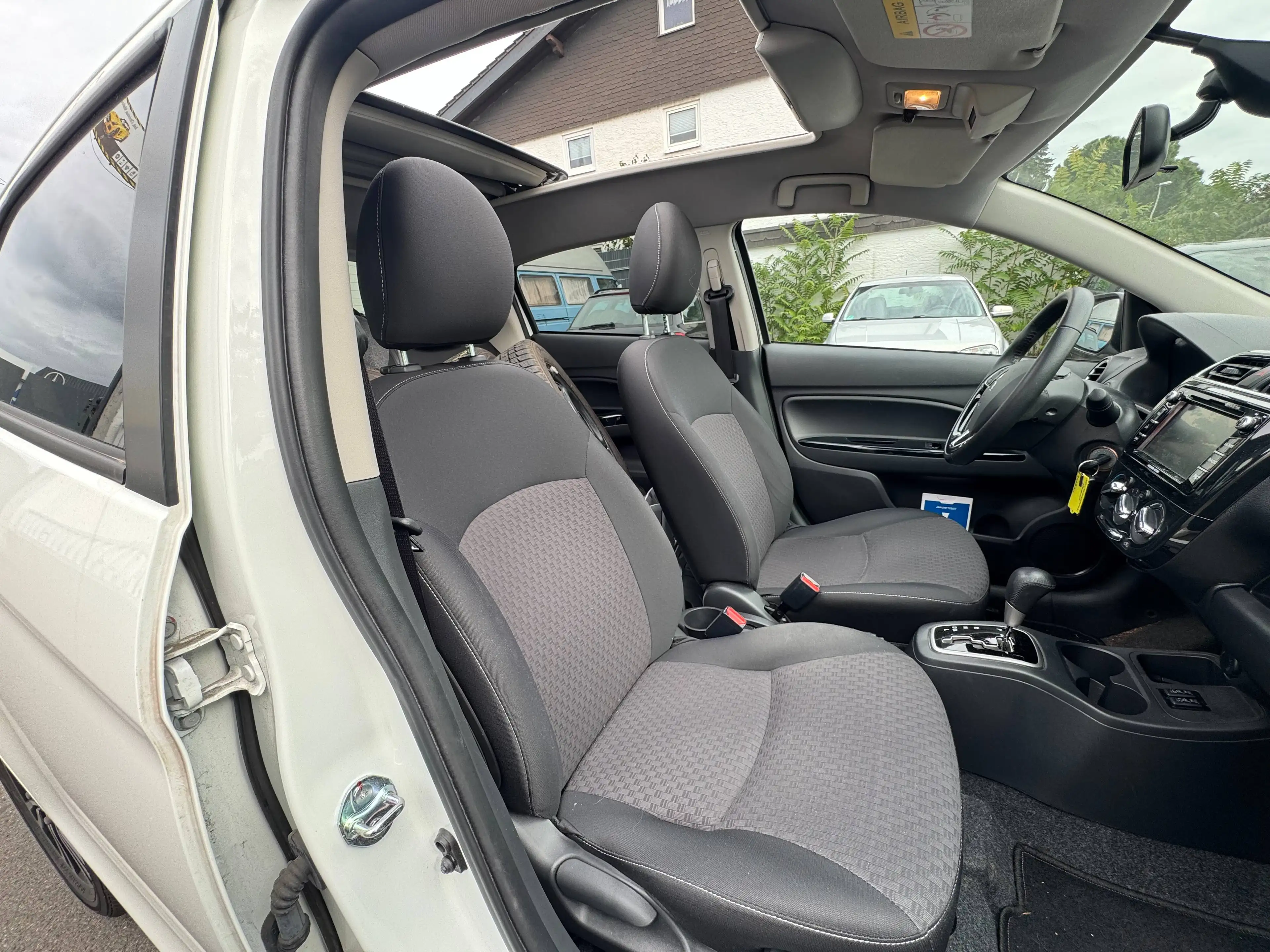 Mitsubishi Space Star Diamant Edition AUTOMATIK*UNFALLFREI*BLUETOOTH*SOMMER+WINTERREIFEN*TOP ZUSTAND — photo 17