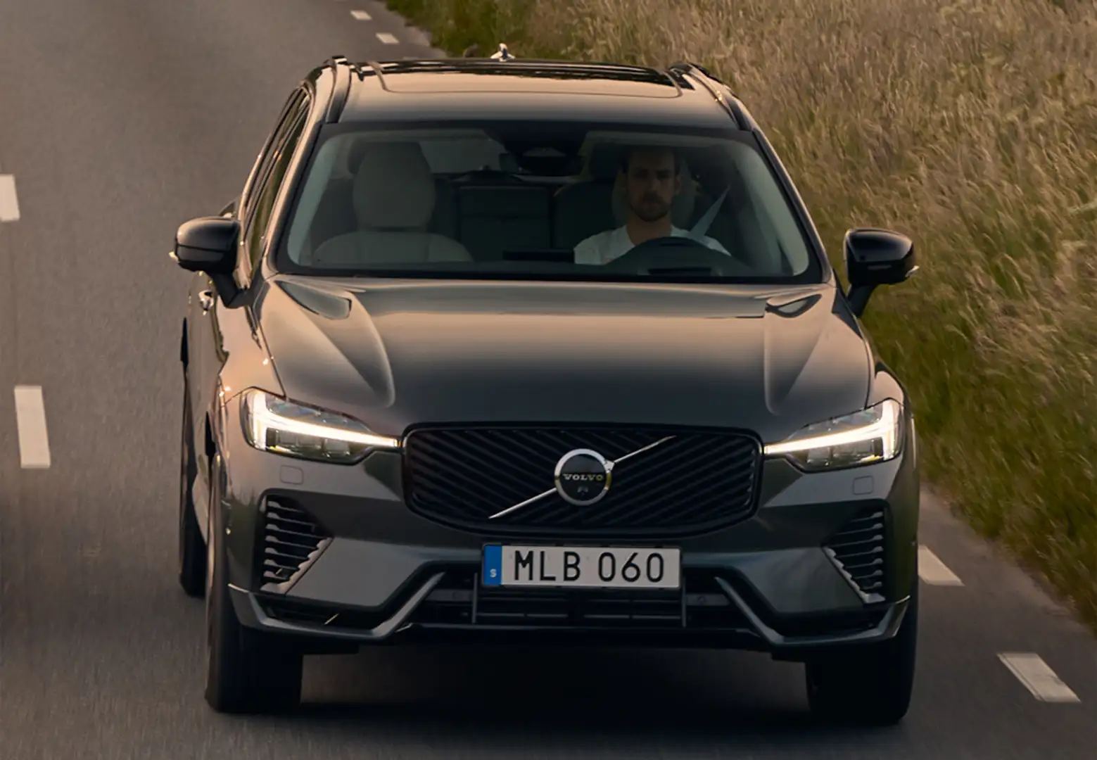 Volvo XC60 B4 Momentum Pro AWD Aut. Blanc - 2