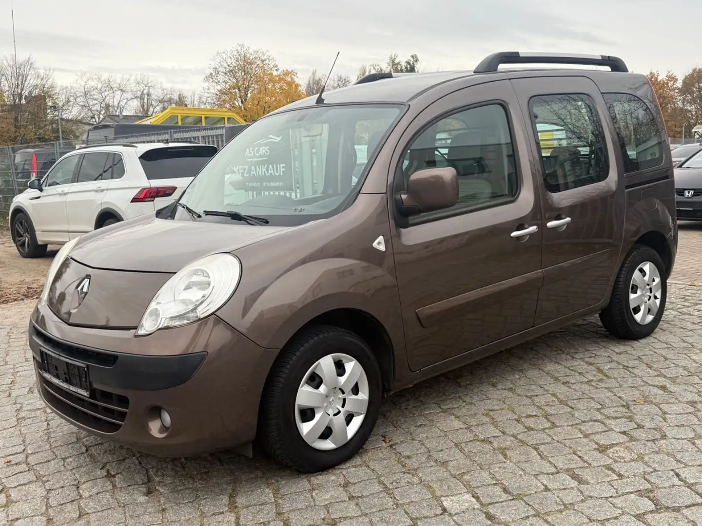 Renault Kangoo 1.5 dCi Happy Family*Klima*Servo*Euro5 Braun - 2
