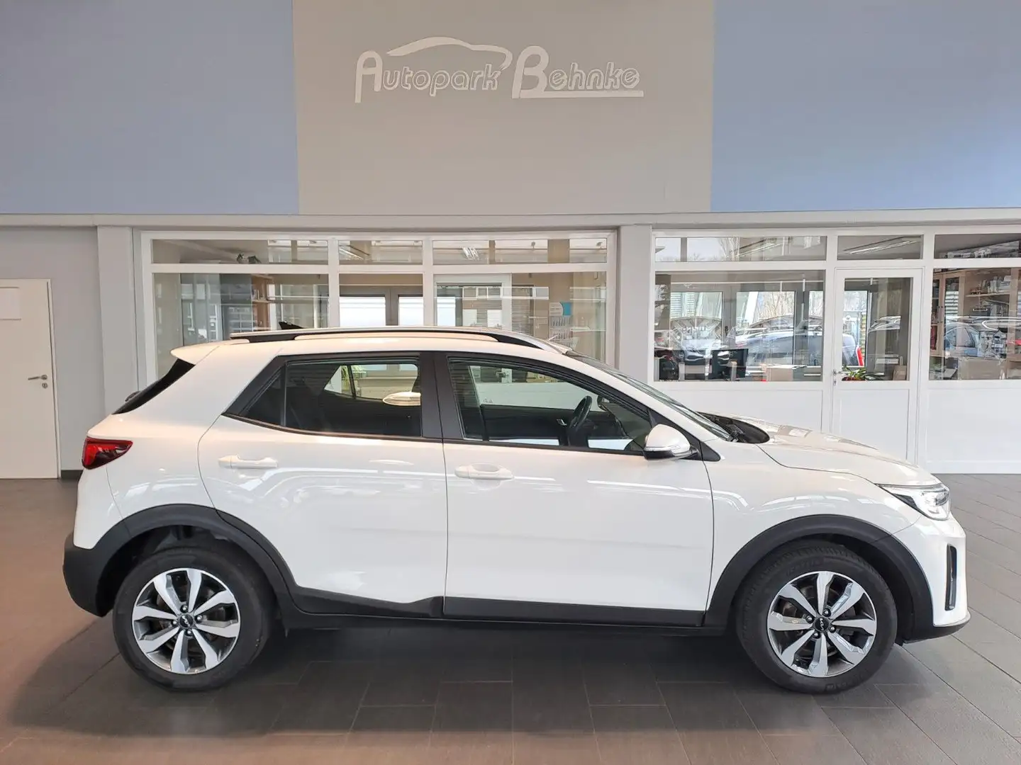 Kia Stonic T-GDi Aut.*Navi*Kamera*CarPlay*Alu*Sitzh. Weiß - 1