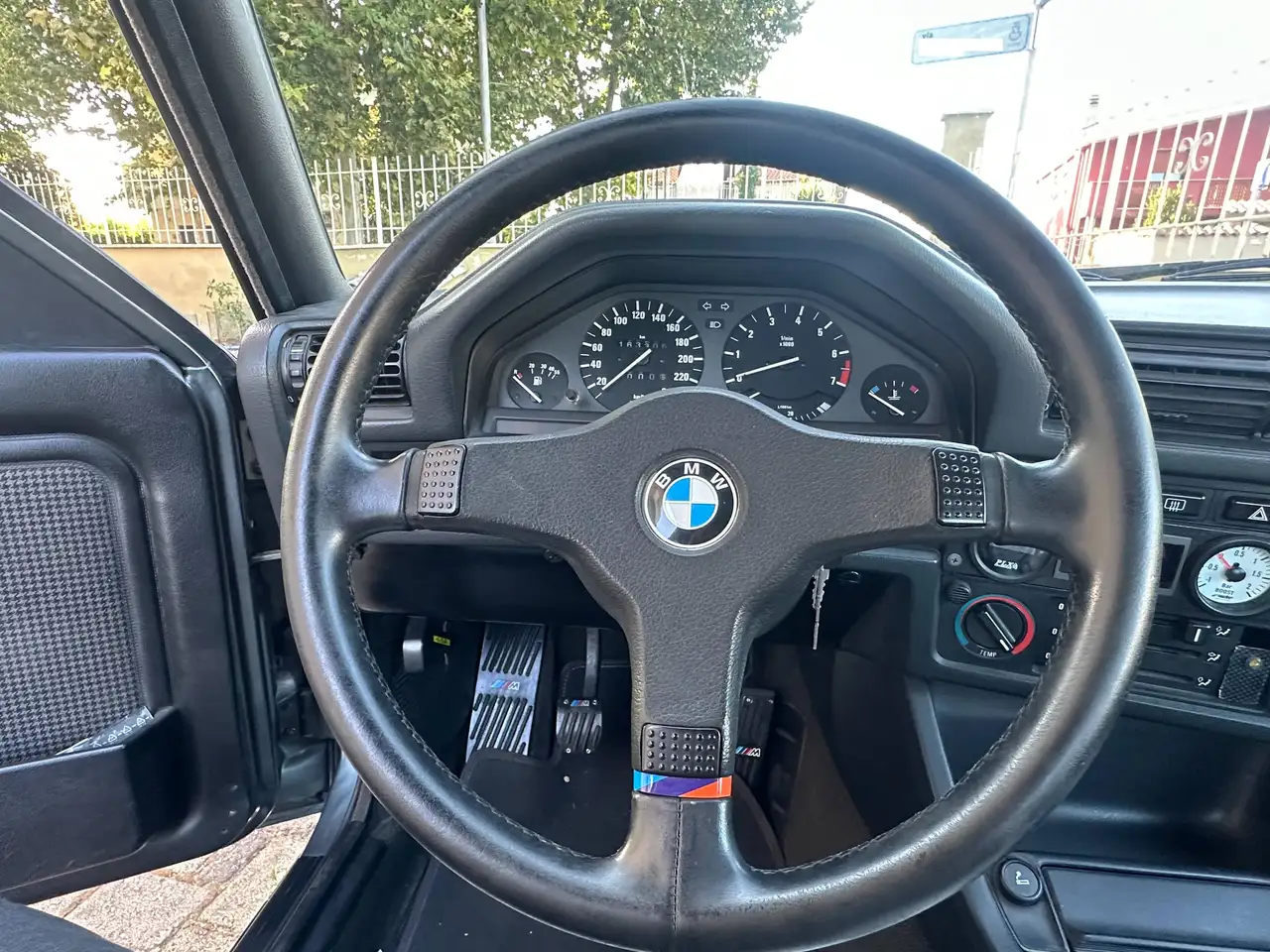 BMW 320i 2p, foto 3