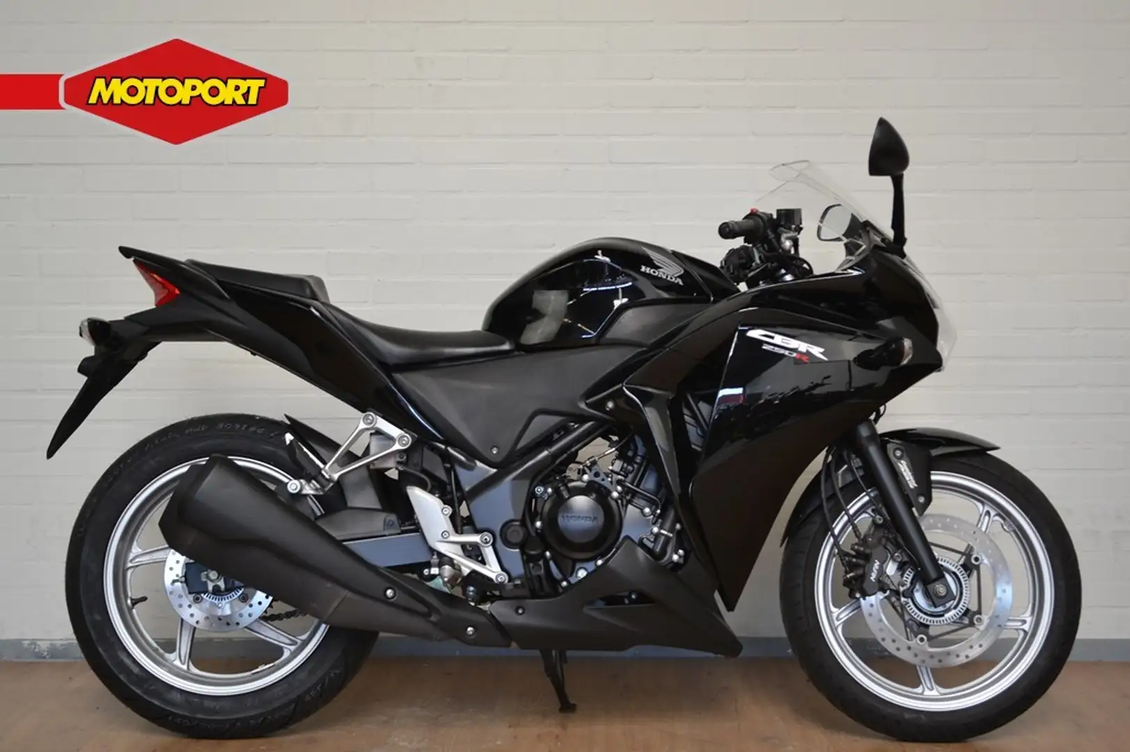 Honda CBR 250 RA Noir - 1