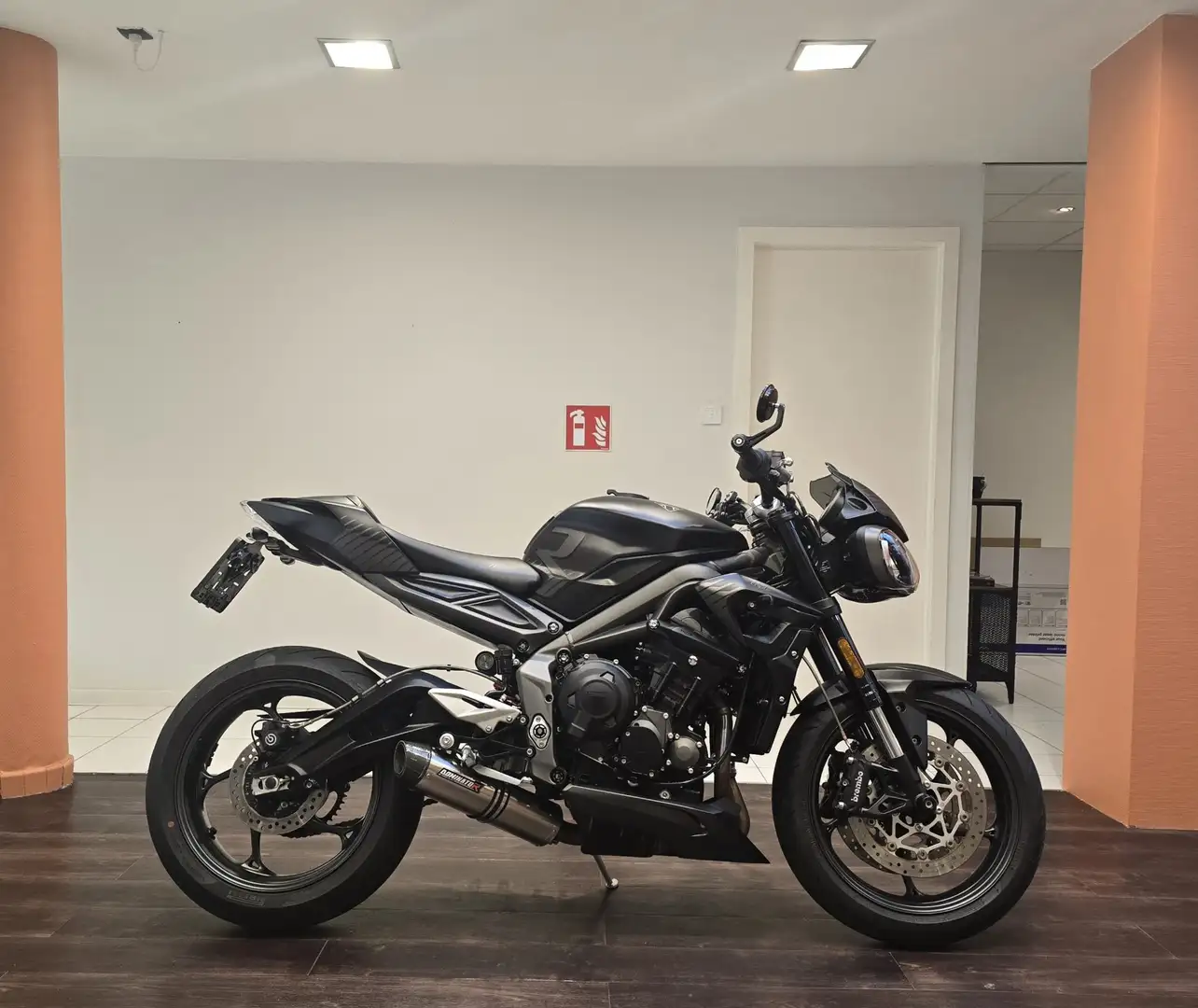 Triumph Street Triple R Schwarz - 1