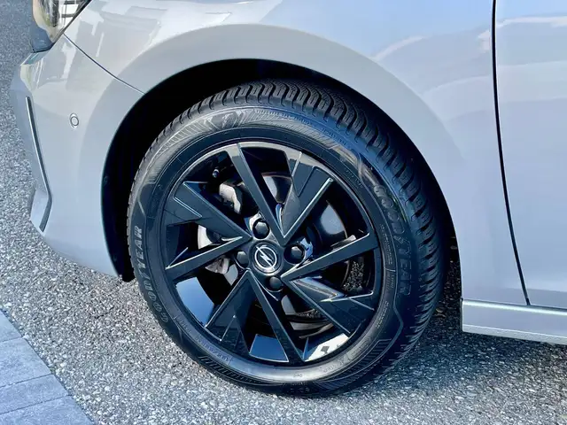 Opel Corsa view 9