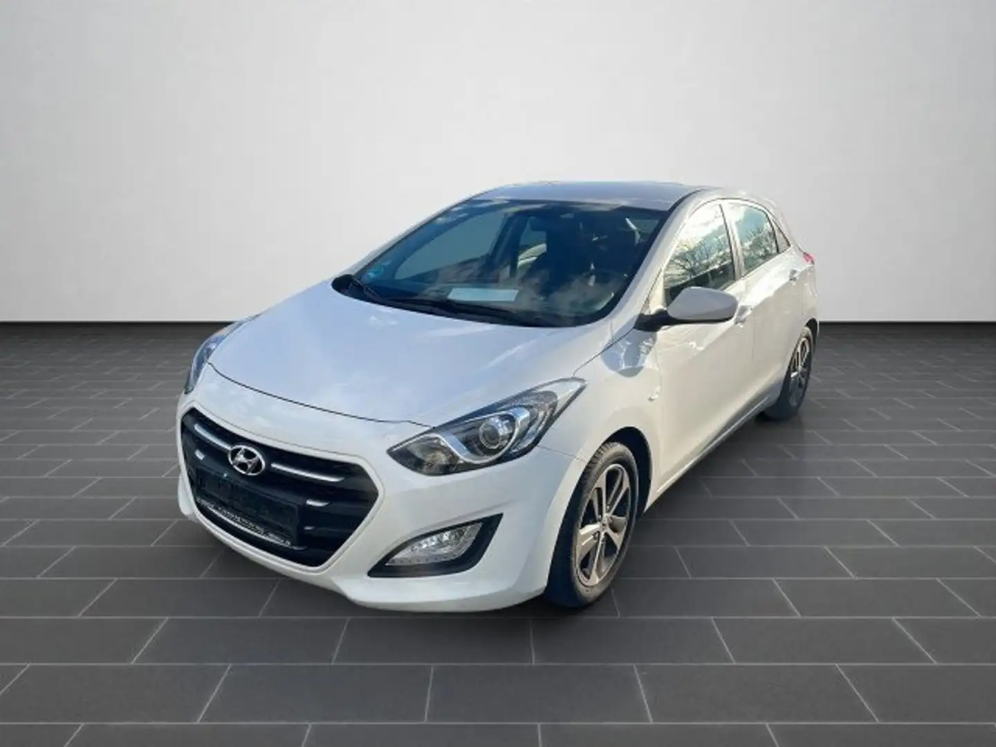 Hyundai i30 blue Classic*ALLWETTER*EINPARKHILFE*SITZHEIZUNG* - 1