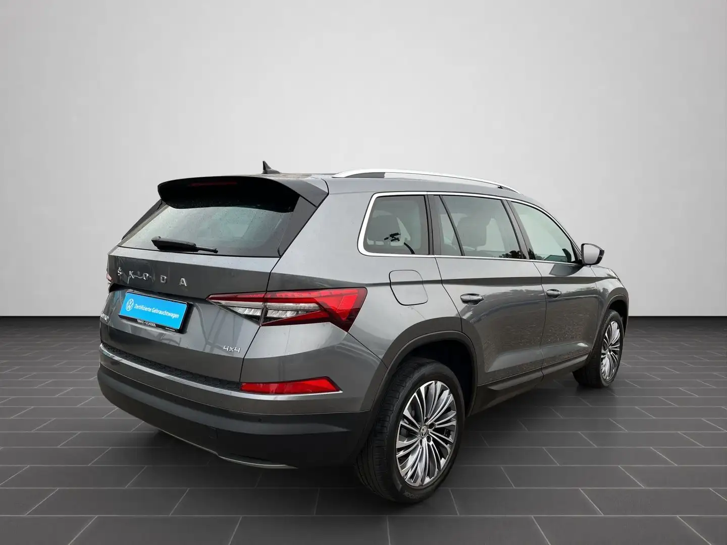 Skoda Kodiaq 2.0 TSI 4x4 DSG AHK+LED+Kamera+App+Climat Grau - 2