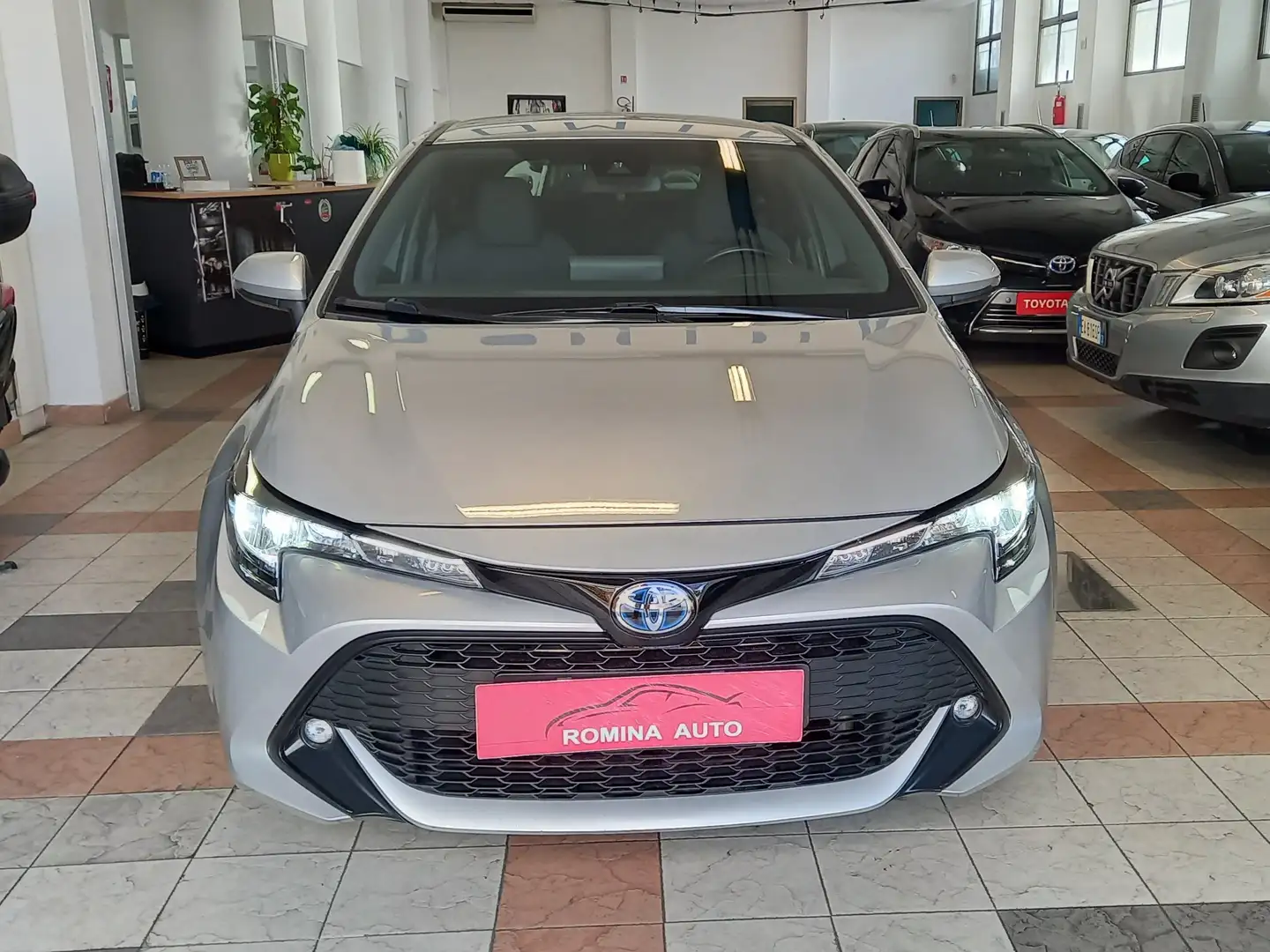 Toyota Corolla Corolla Touring Sports 1.8h Business Zilver - 1