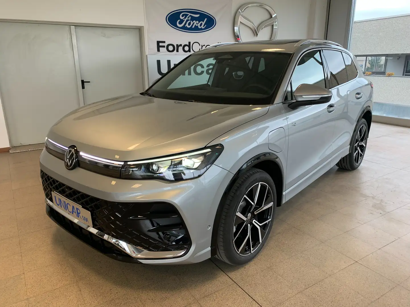 Volkswagen Tiguan 1.5 tsi ehybrid R-Line Plus 204cv dsg "BELLISSIMA" Argento - 1