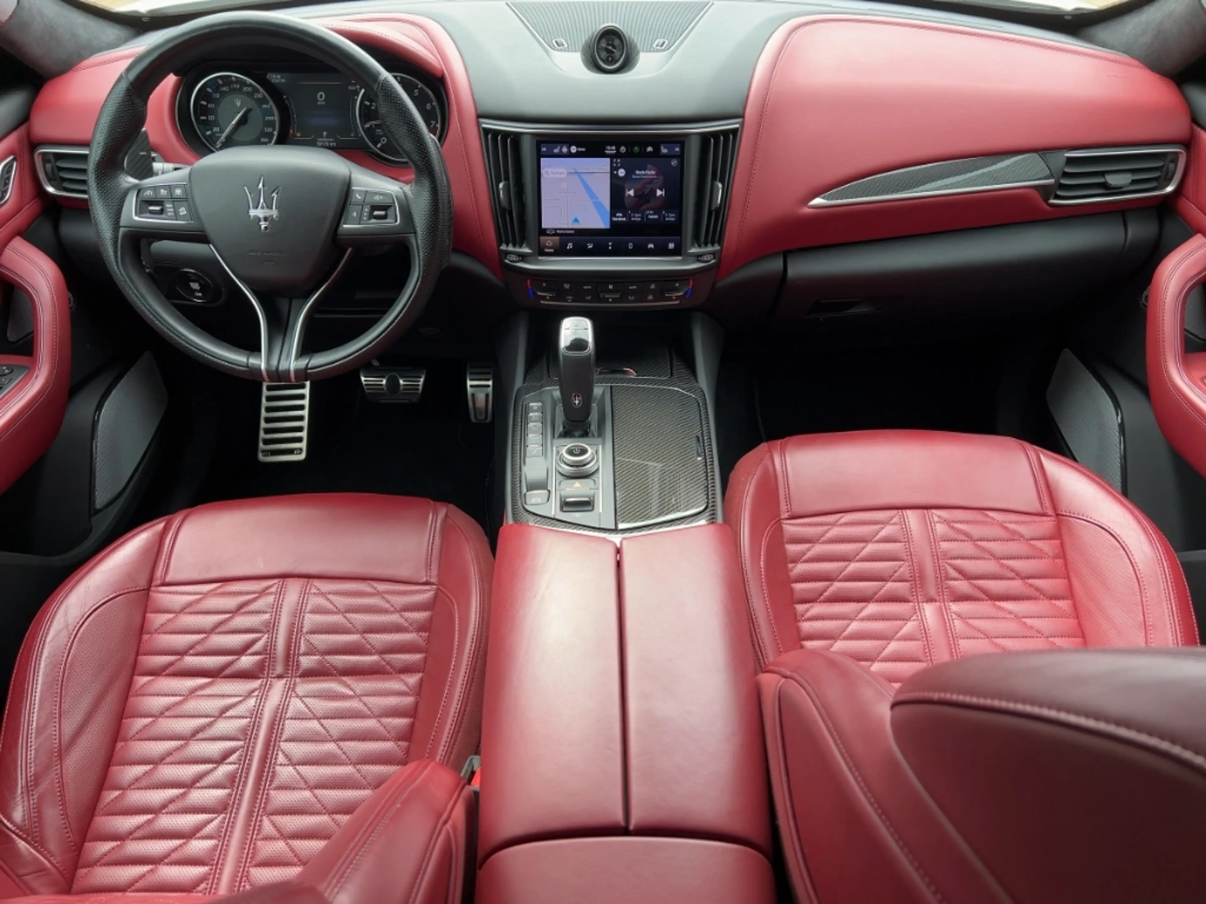 Maserati Levante Trofeo MY23 V8 581 HP Bowers 22'' Pano Carbon — photo 8