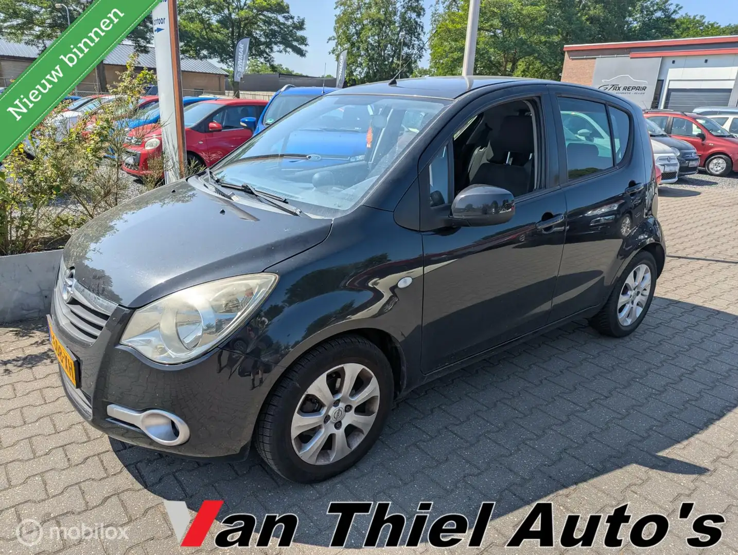 Opel Agila 1.2 Enjoy Zwart - 1