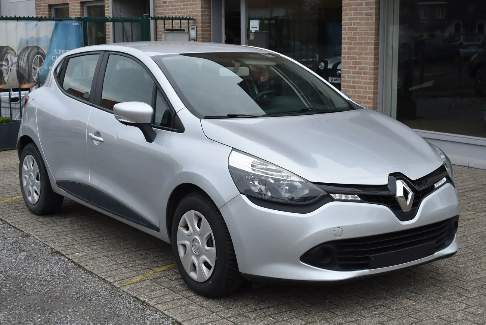Renault Clio Clio 1.2 16V Authentique Plateado - 2