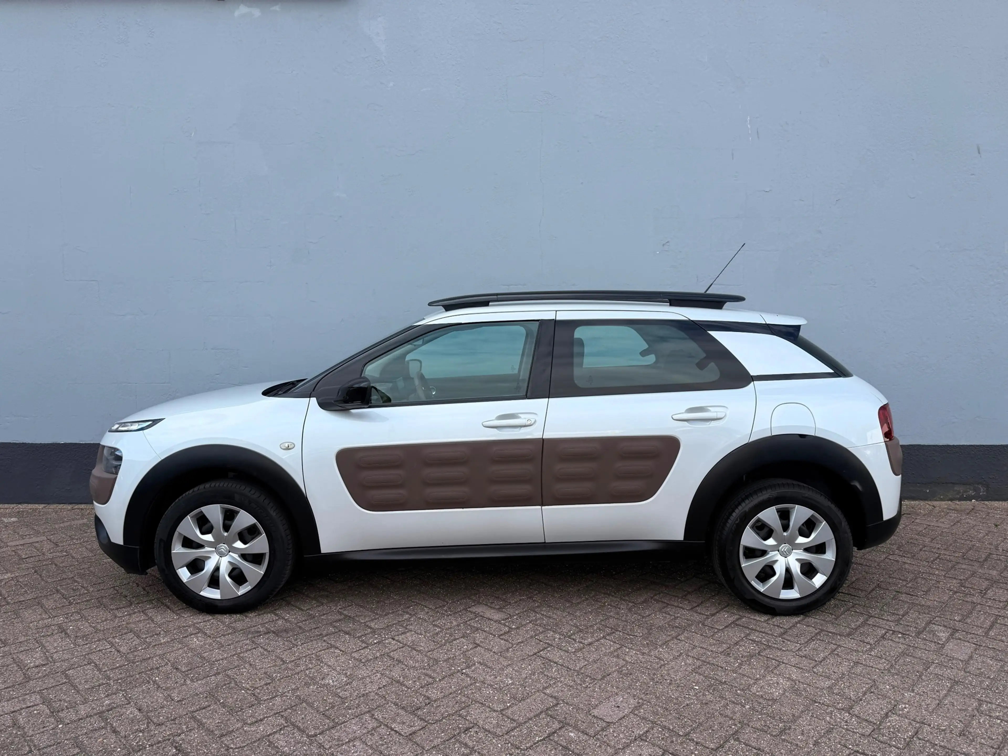 Citroen C4 Cactus 1.2 PureTech Feel - Climate Control — photo 2