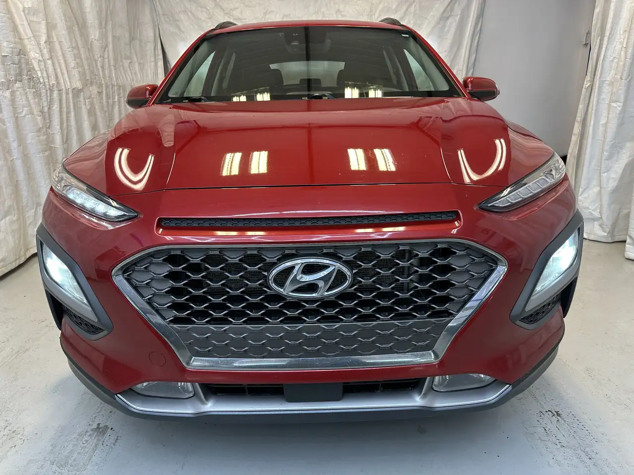 Hyundai KONA снимка Hyundai KONA