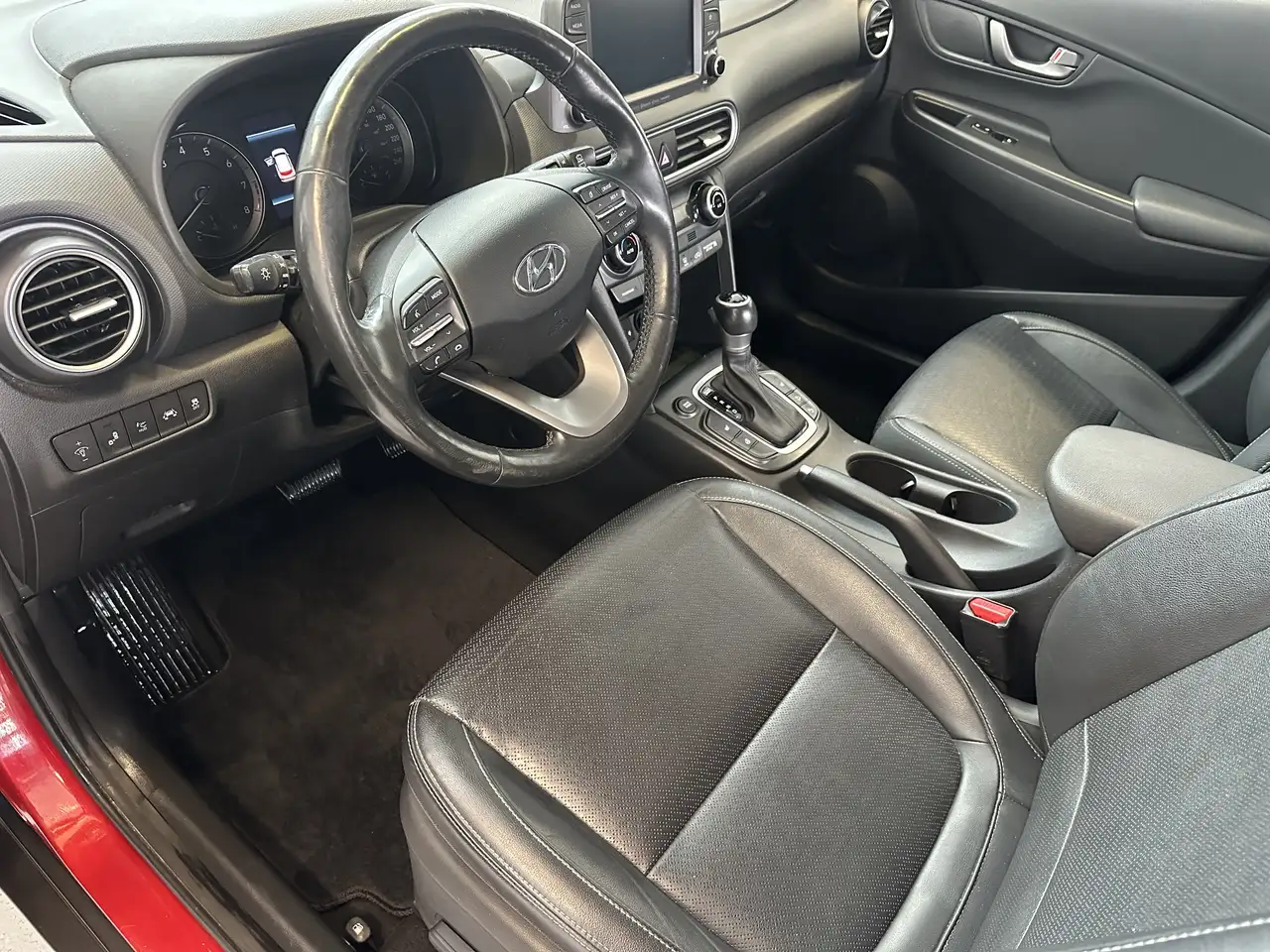 Hyundai KONA снимка Hyundai KONA