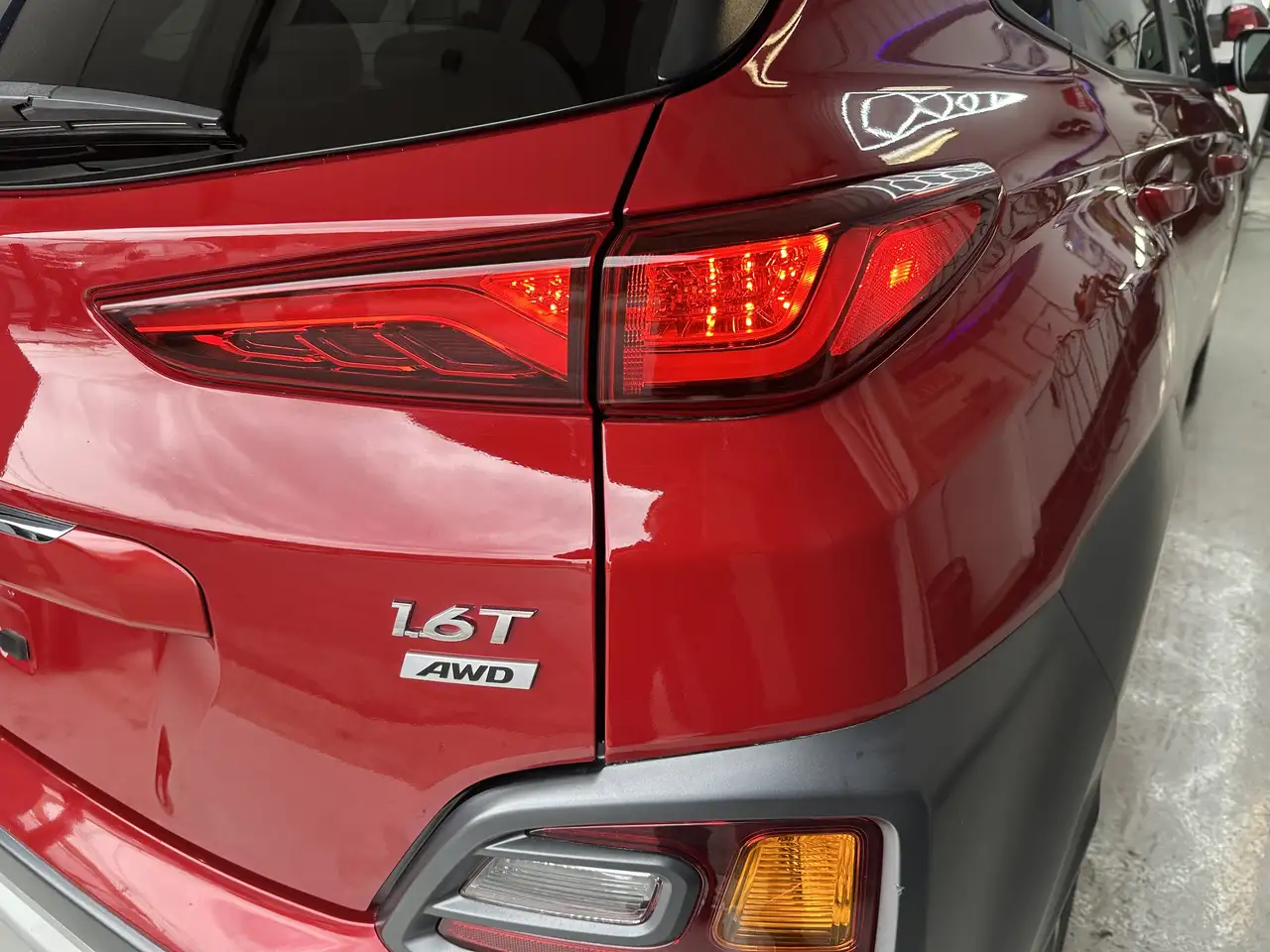 Hyundai KONA снимка Hyundai KONA