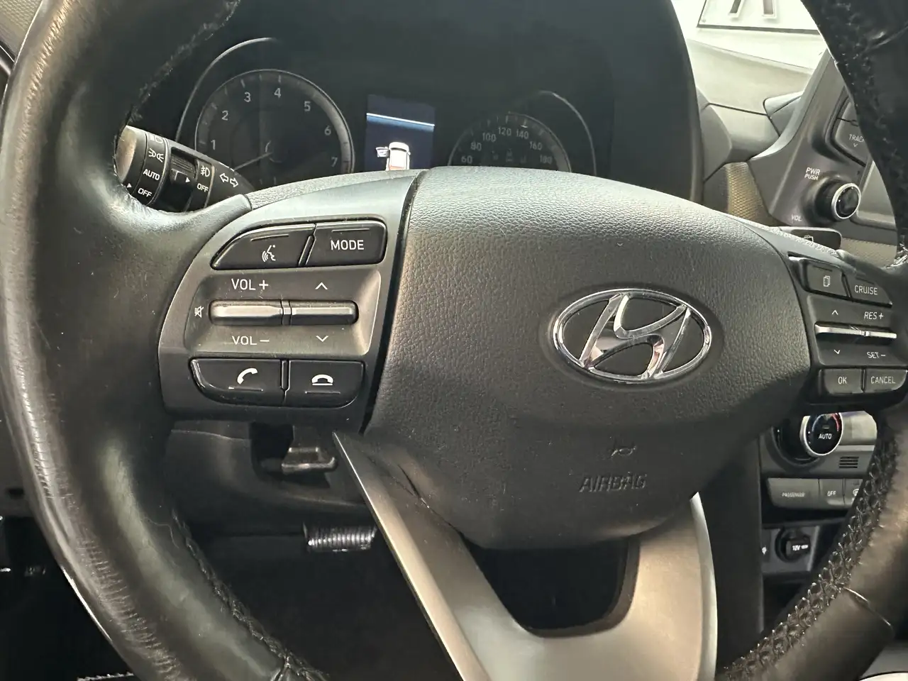 Hyundai KONA снимка Hyundai KONA